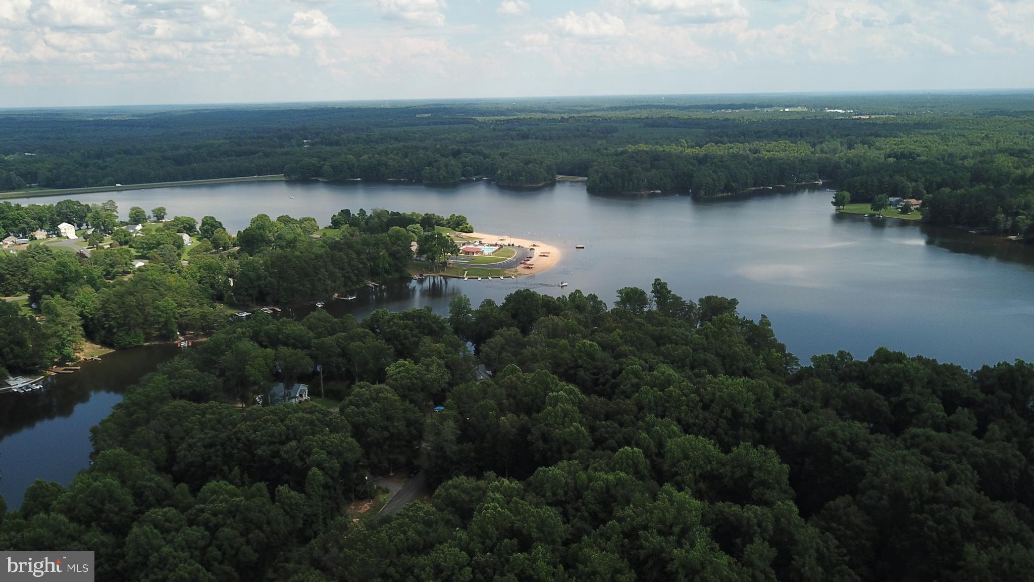 LAKE CAROLINE - Residential