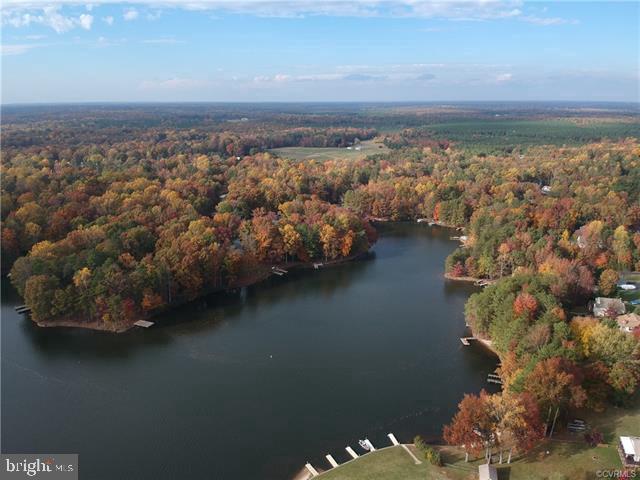 LAKE CAROLINE - Residential