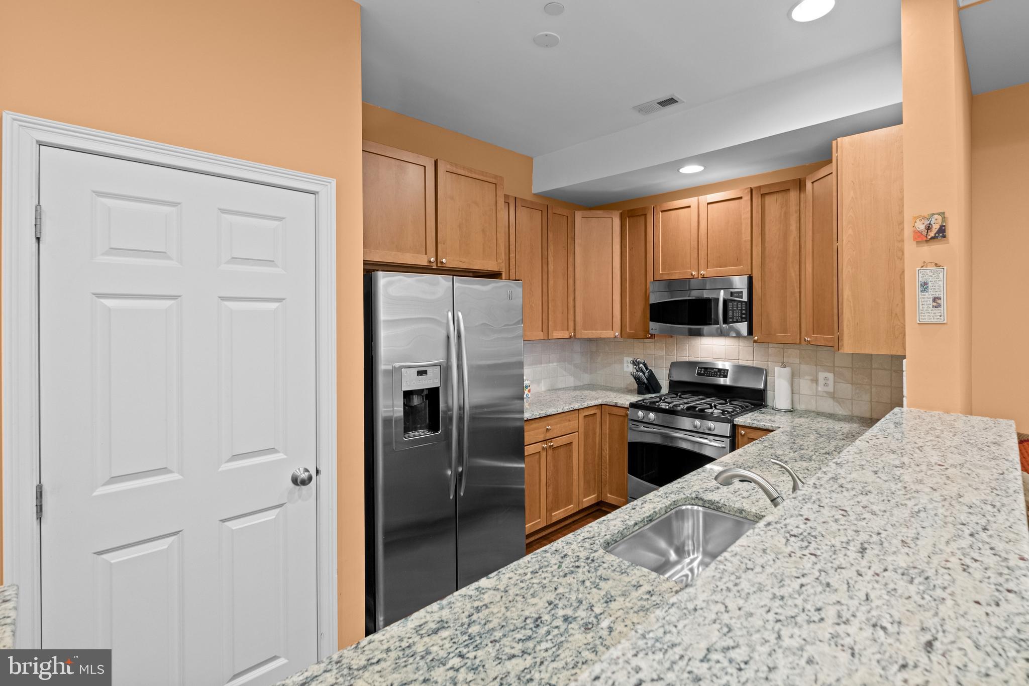 NAVAL SQUARE - Residential