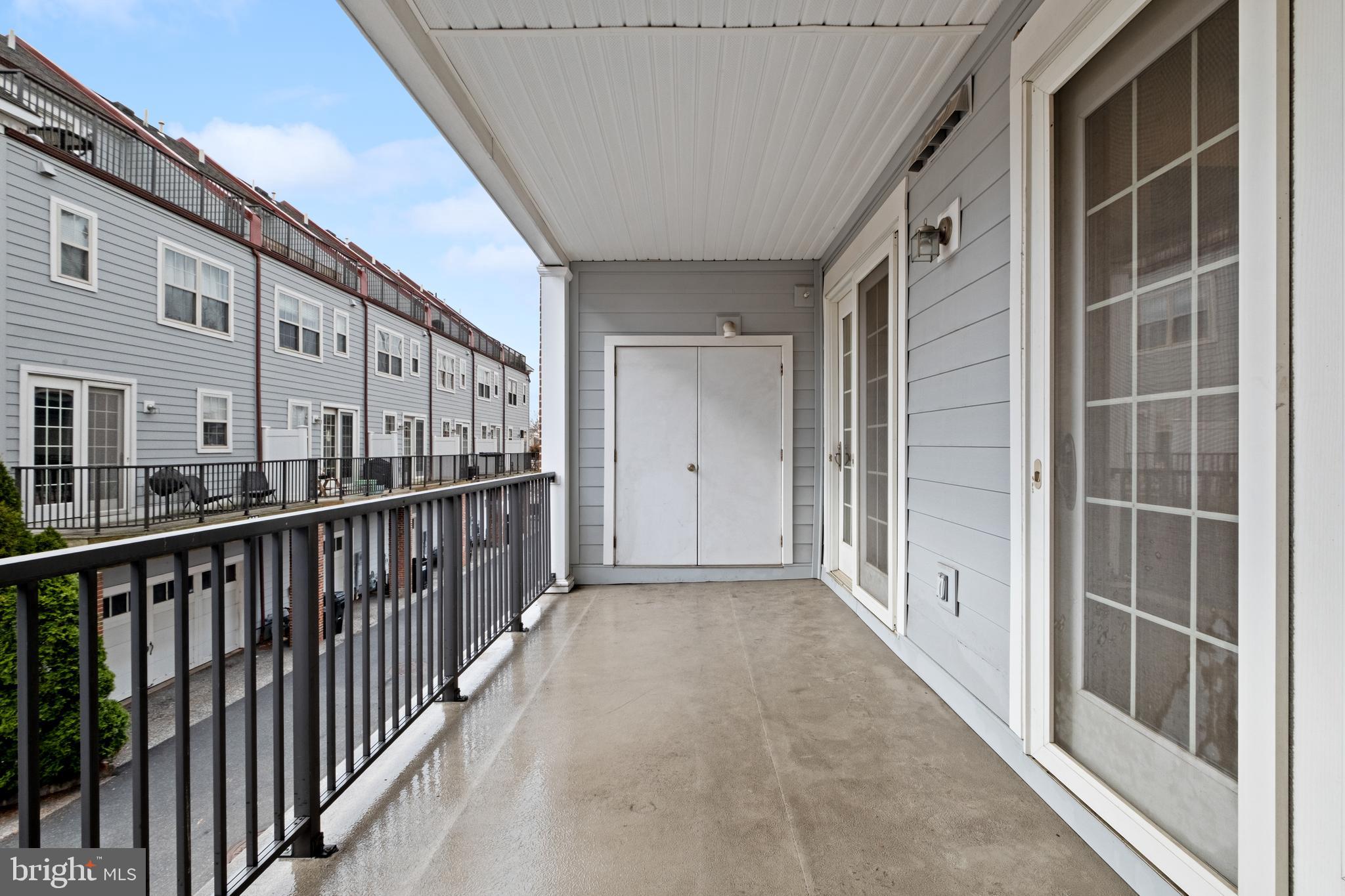 NAVAL SQUARE - Residential