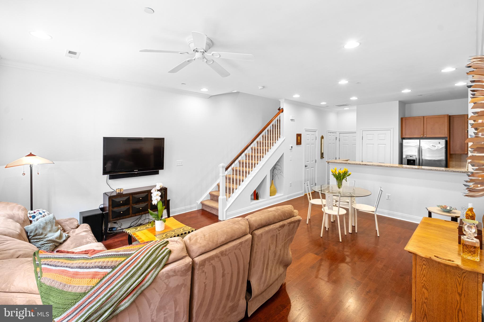 304 CAPTAINS WAY