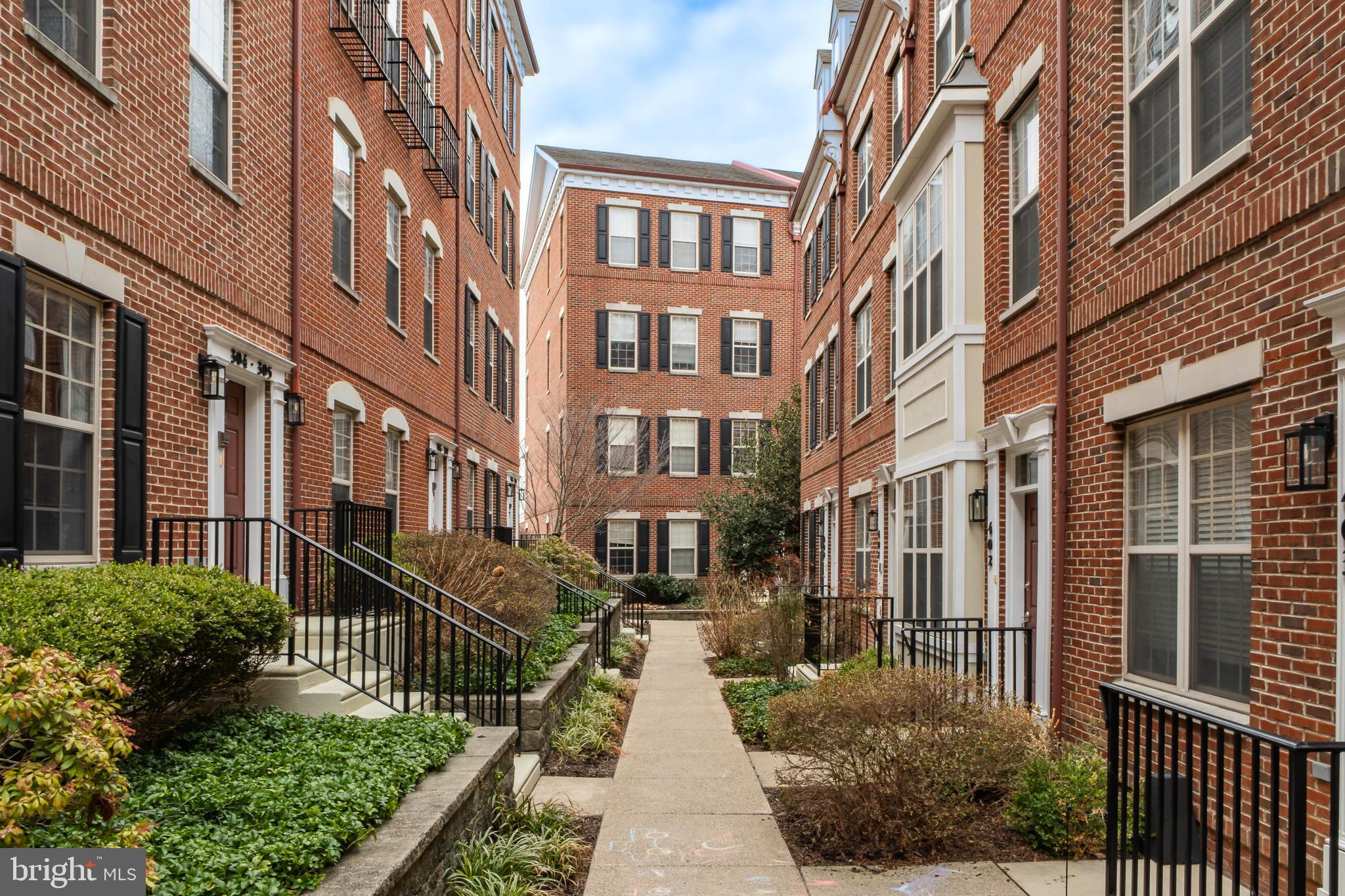 NAVAL SQUARE - Residential