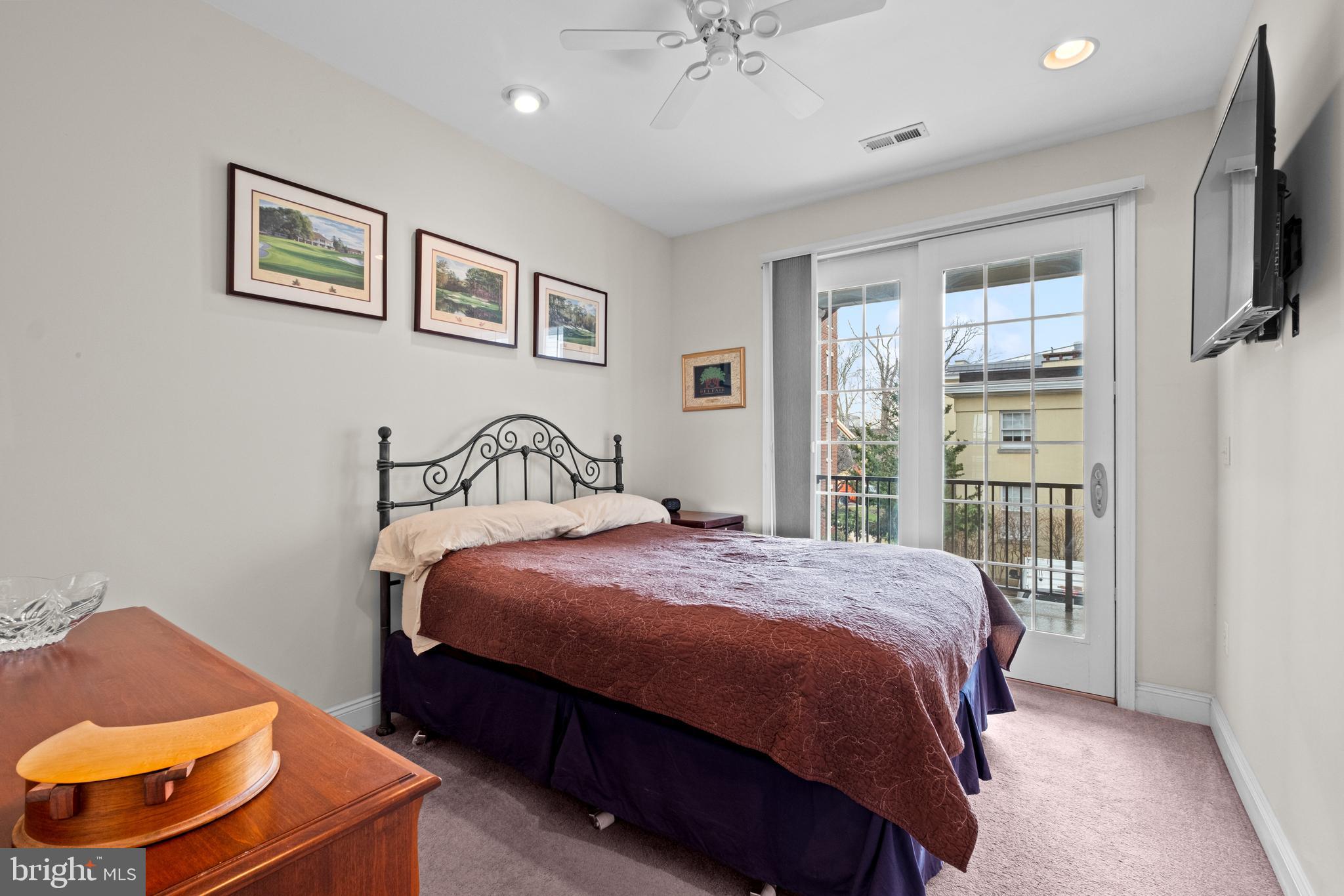 NAVAL SQUARE - Residential