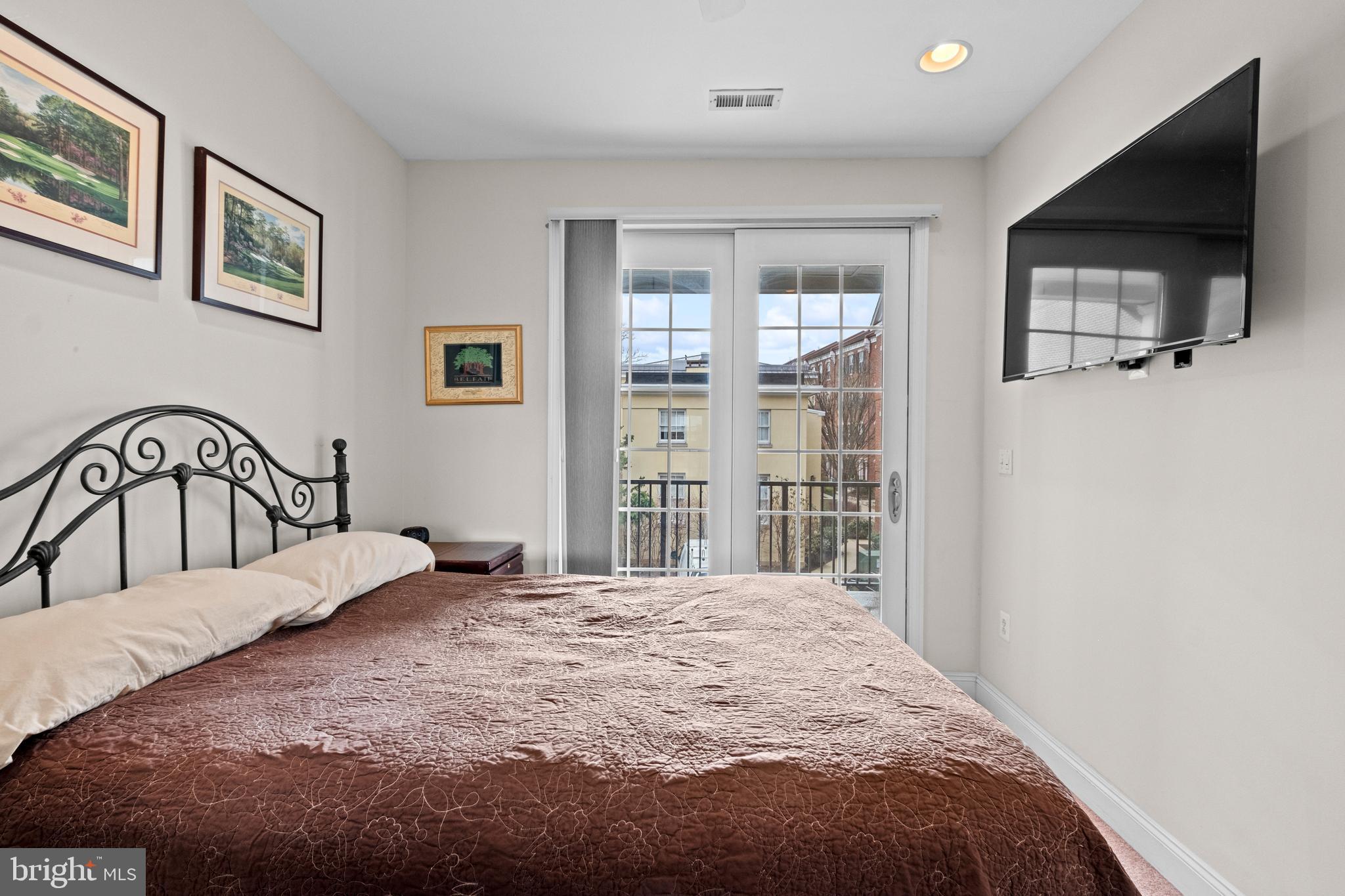 NAVAL SQUARE - Residential