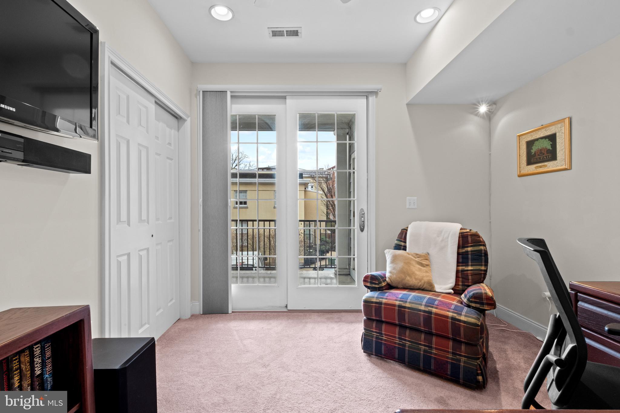 NAVAL SQUARE - Residential