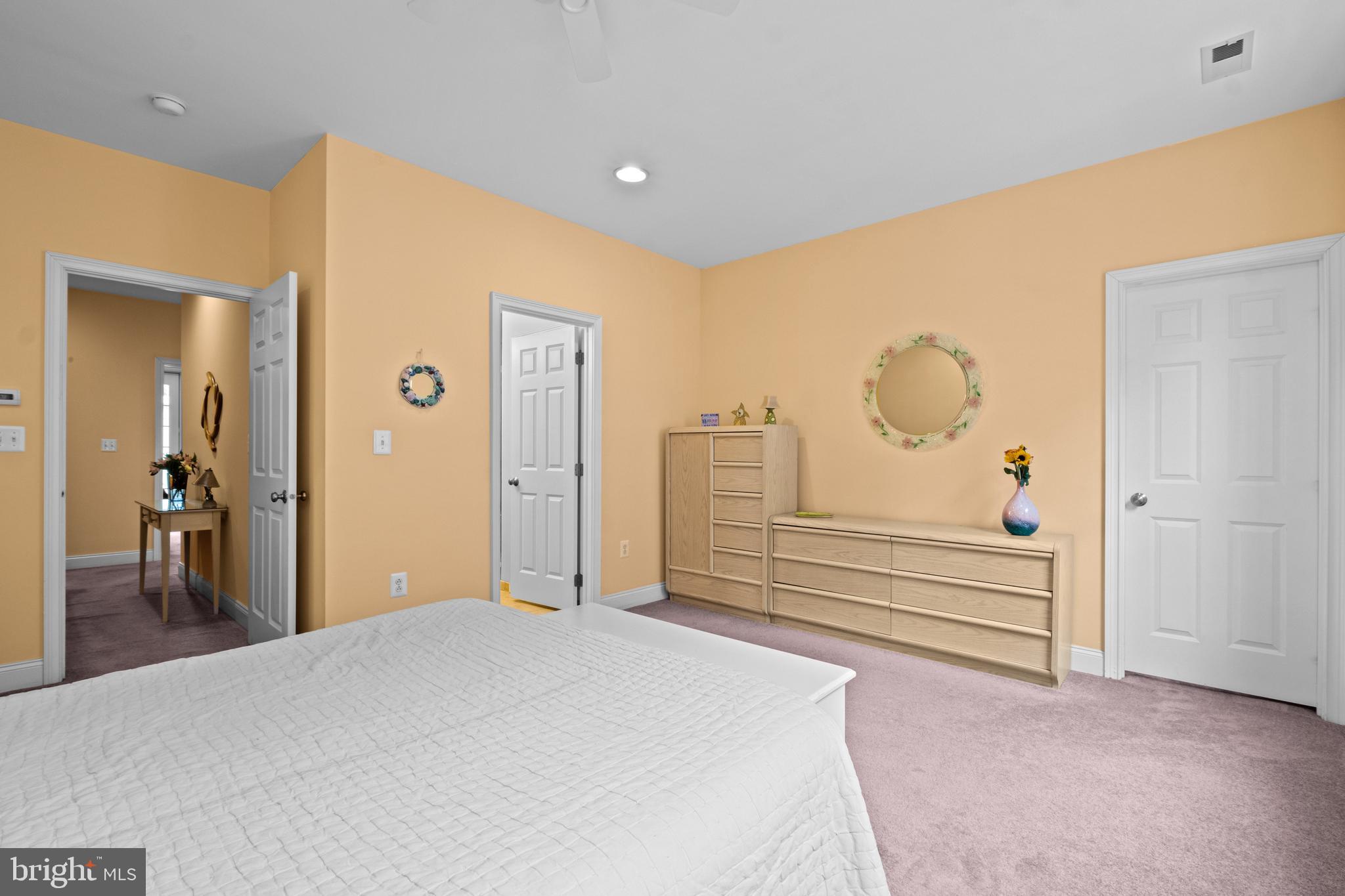 NAVAL SQUARE - Residential