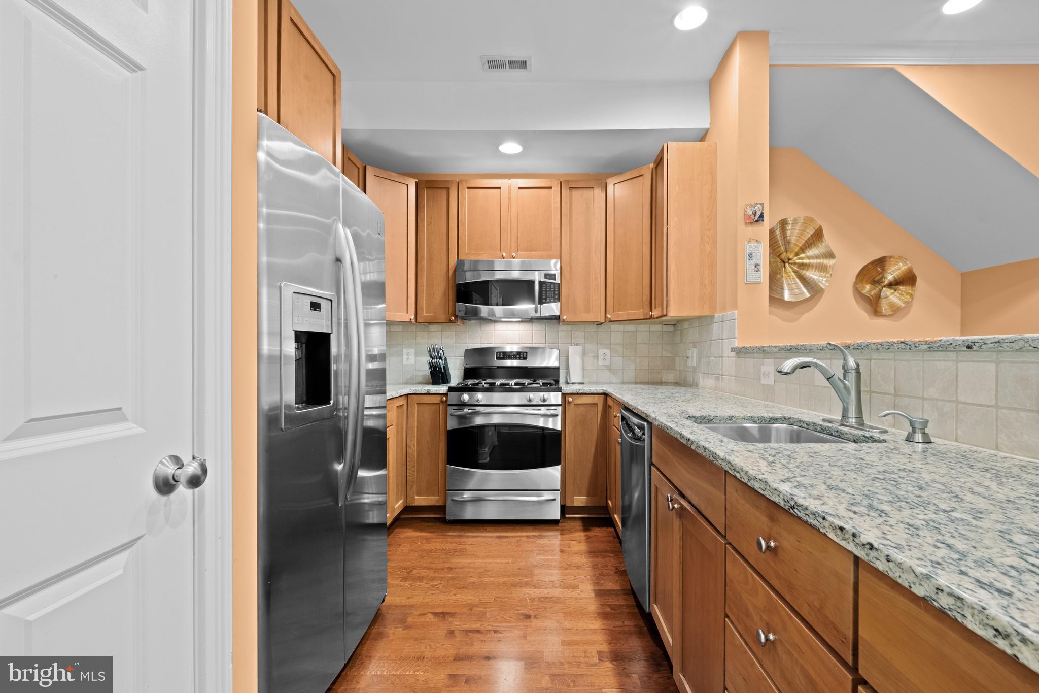 NAVAL SQUARE - Residential