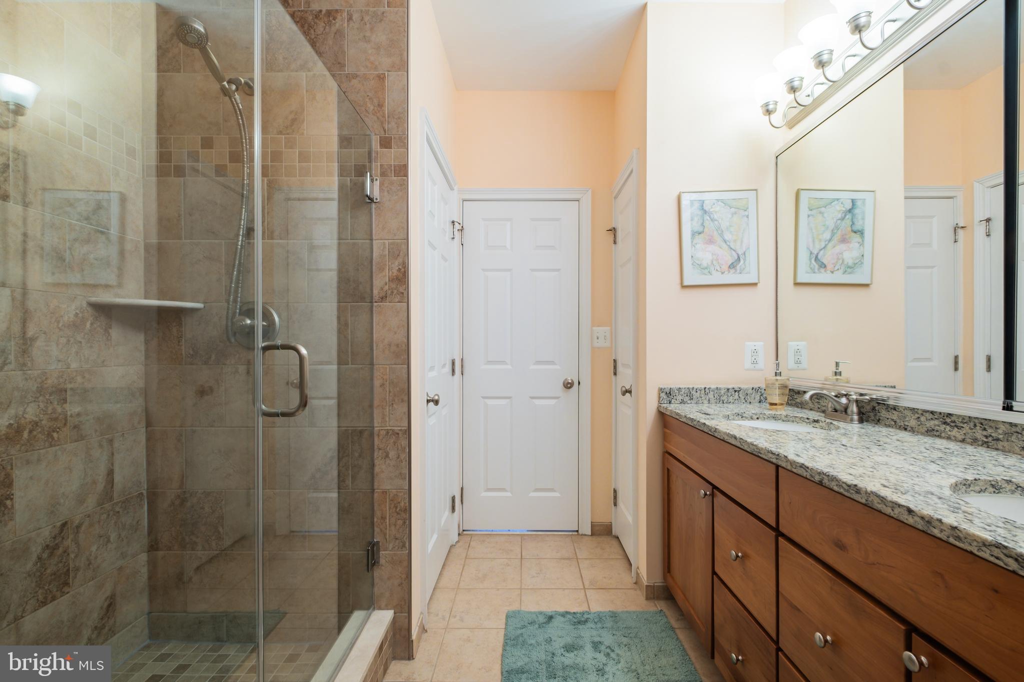 NAVAL SQUARE - Residential