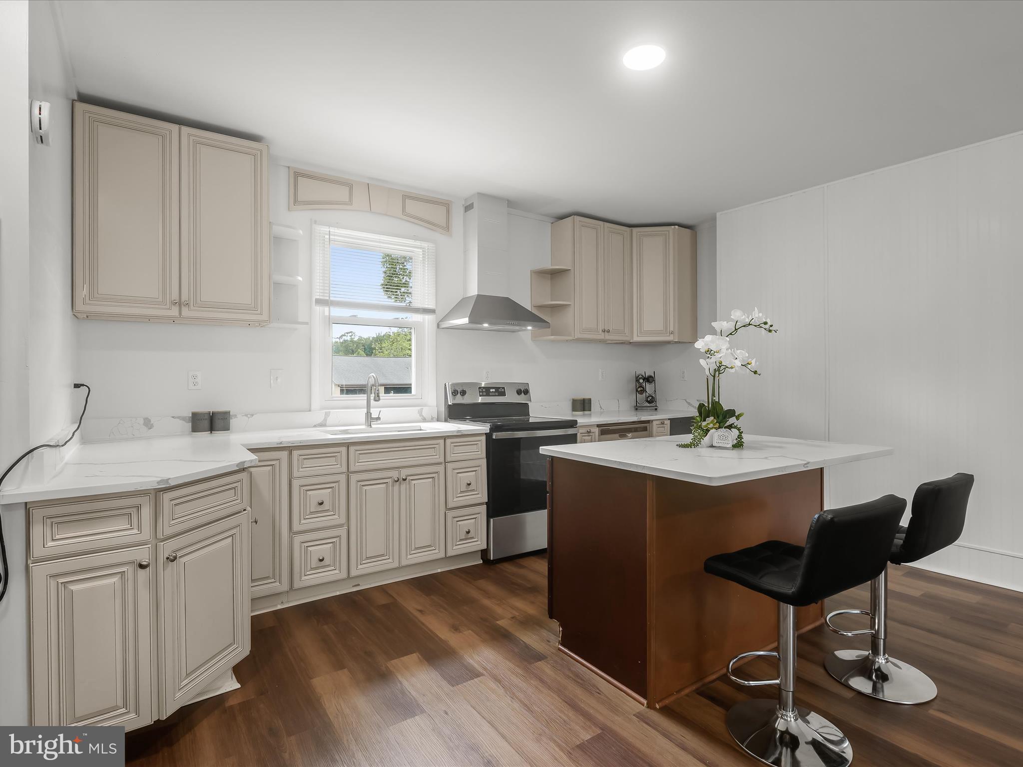 CEDAR BEACH - Residential