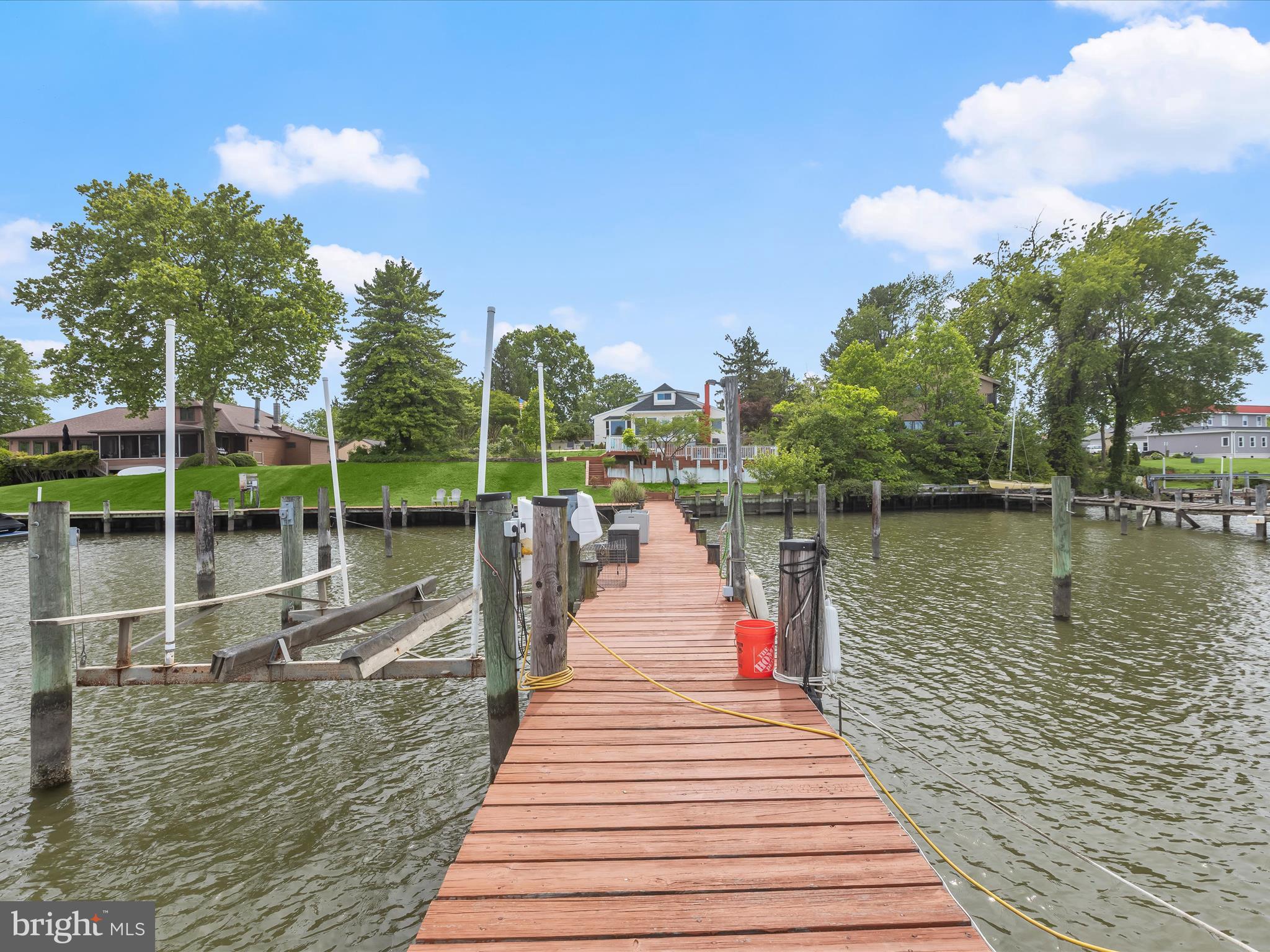 CEDAR BEACH - Residential