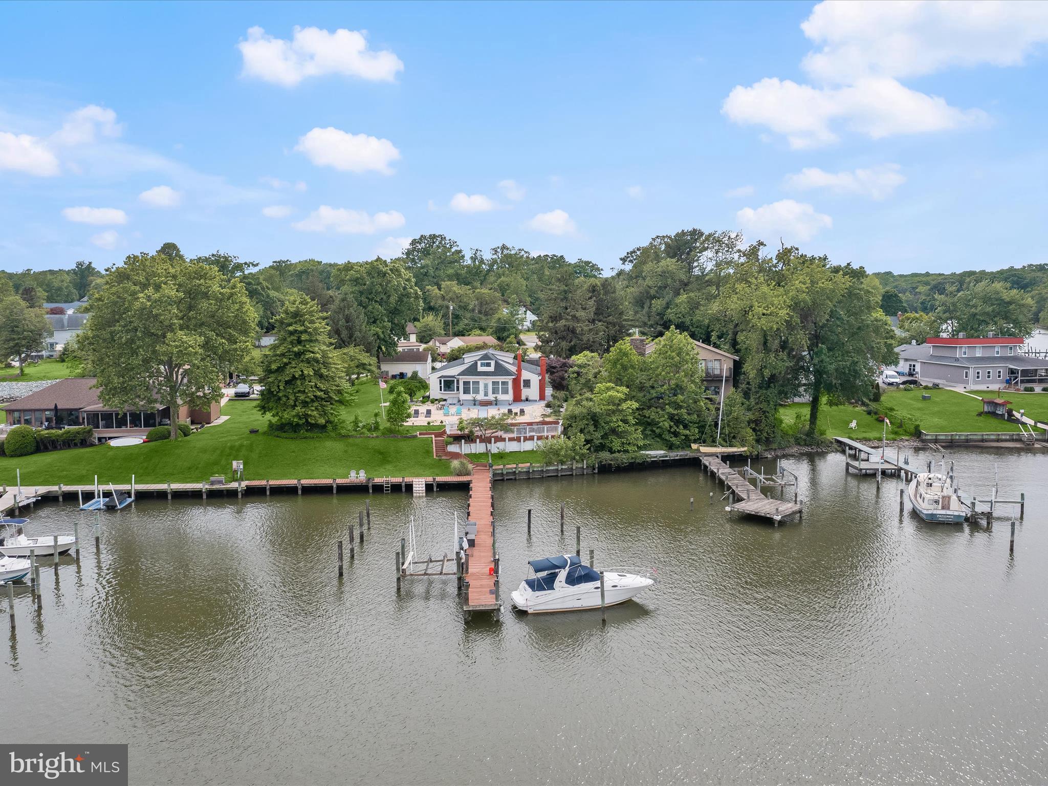 CEDAR BEACH - Residential