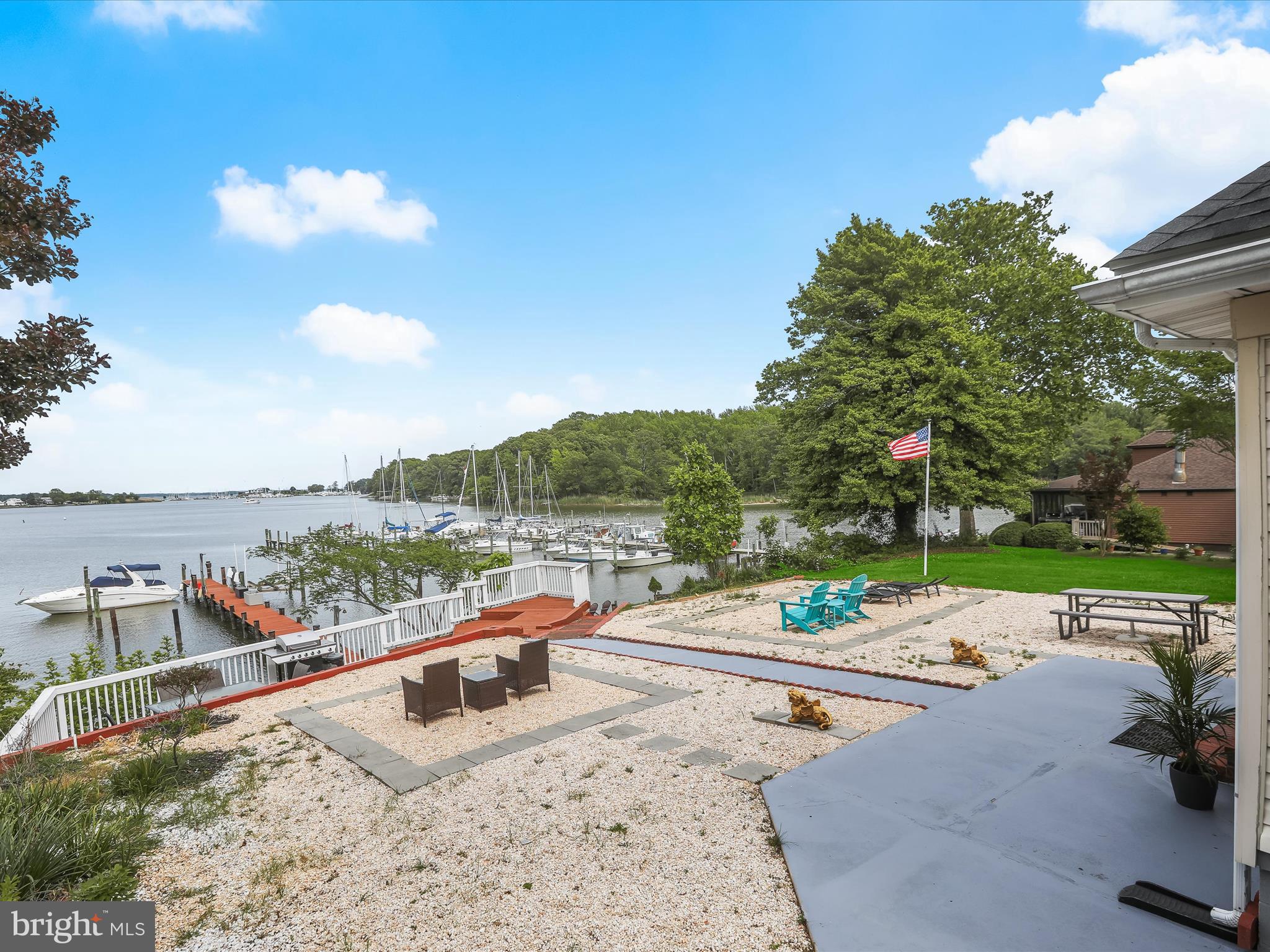 CEDAR BEACH - Residential