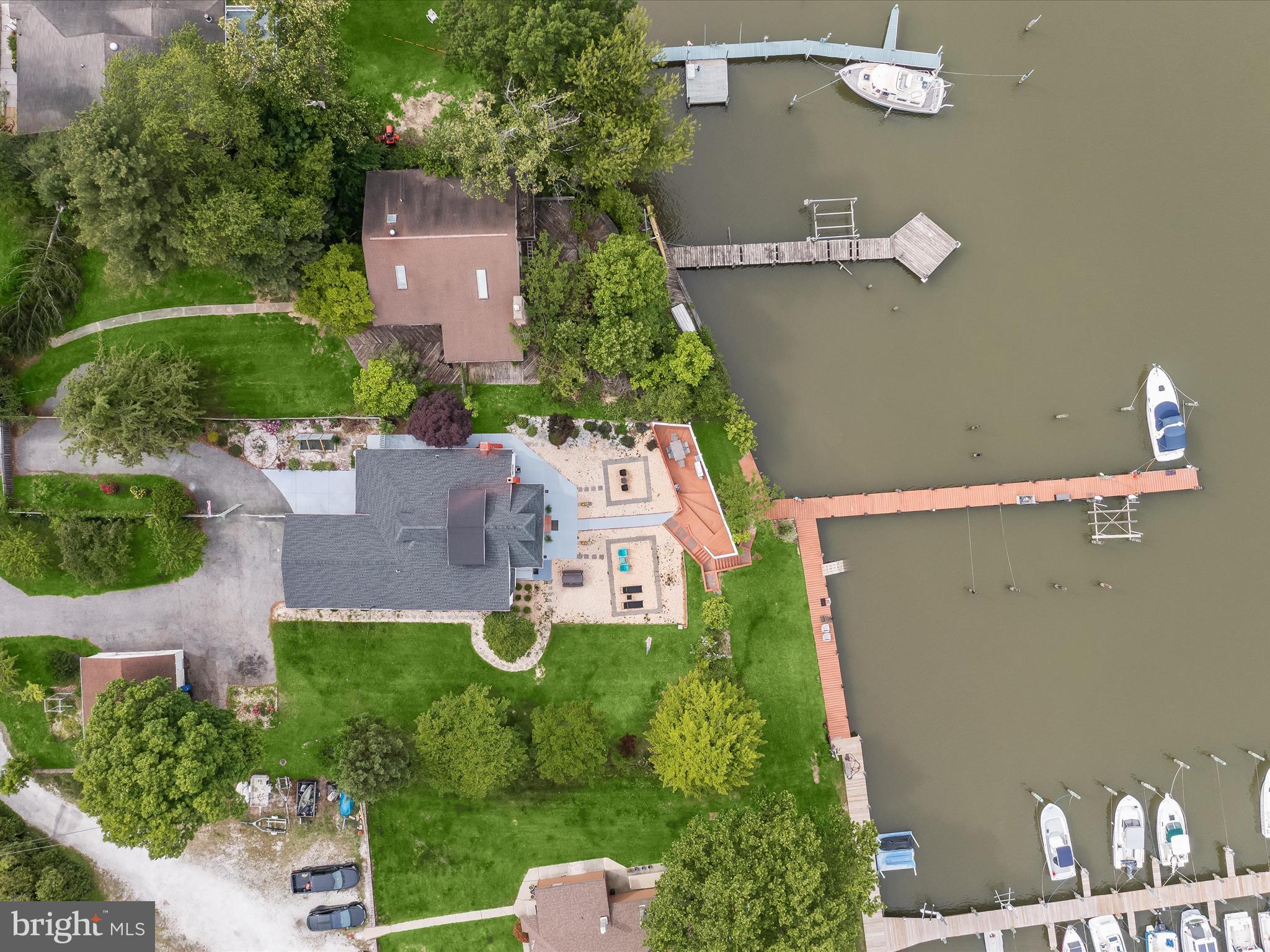 CEDAR BEACH - Residential