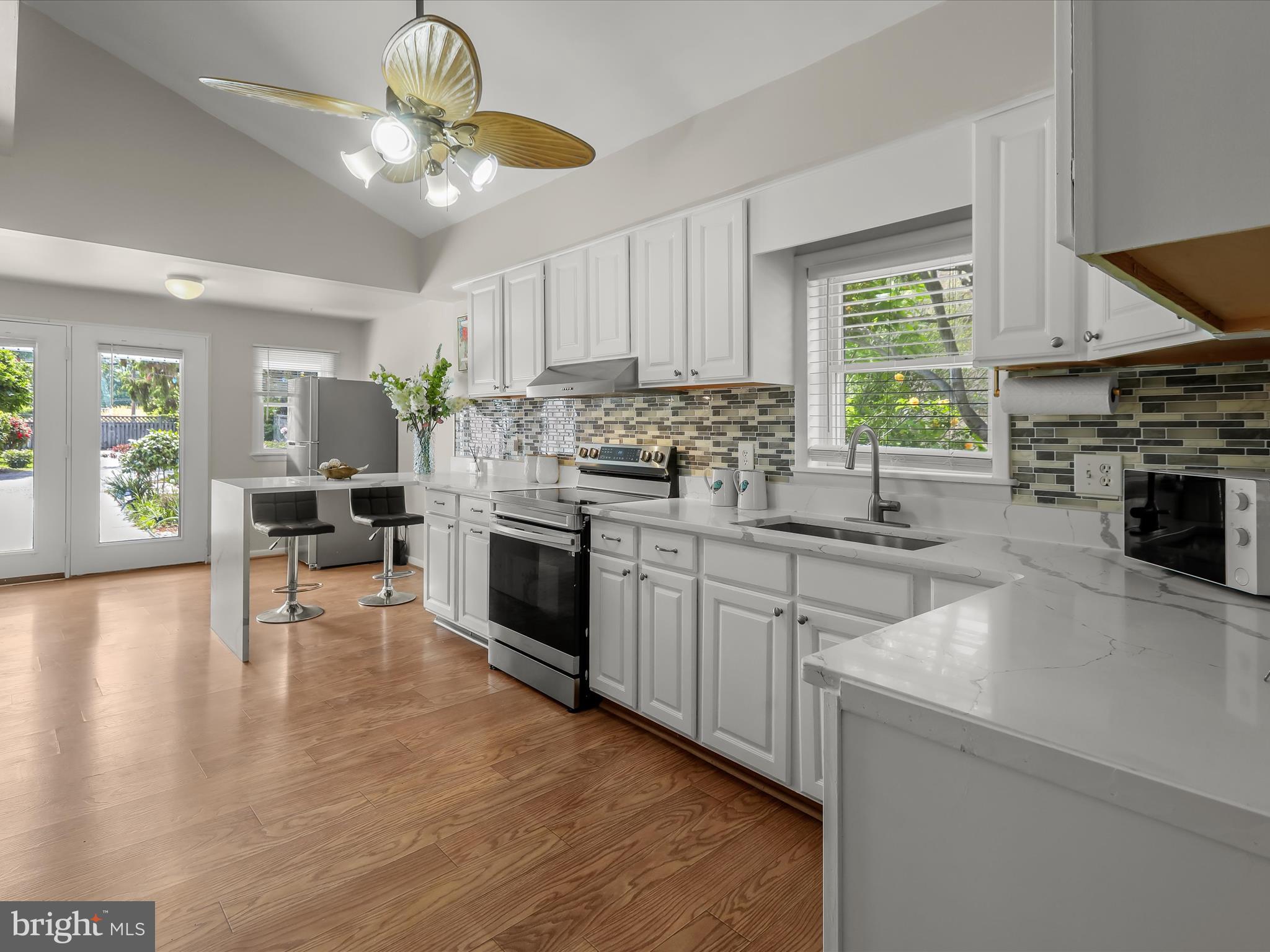 CEDAR BEACH - Residential