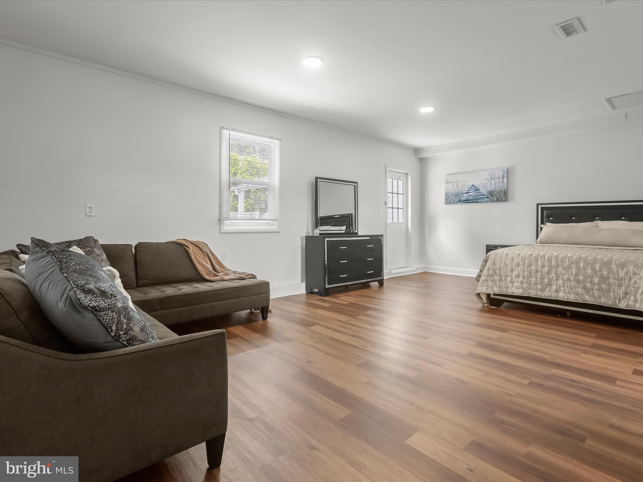 CEDAR BEACH - Residential