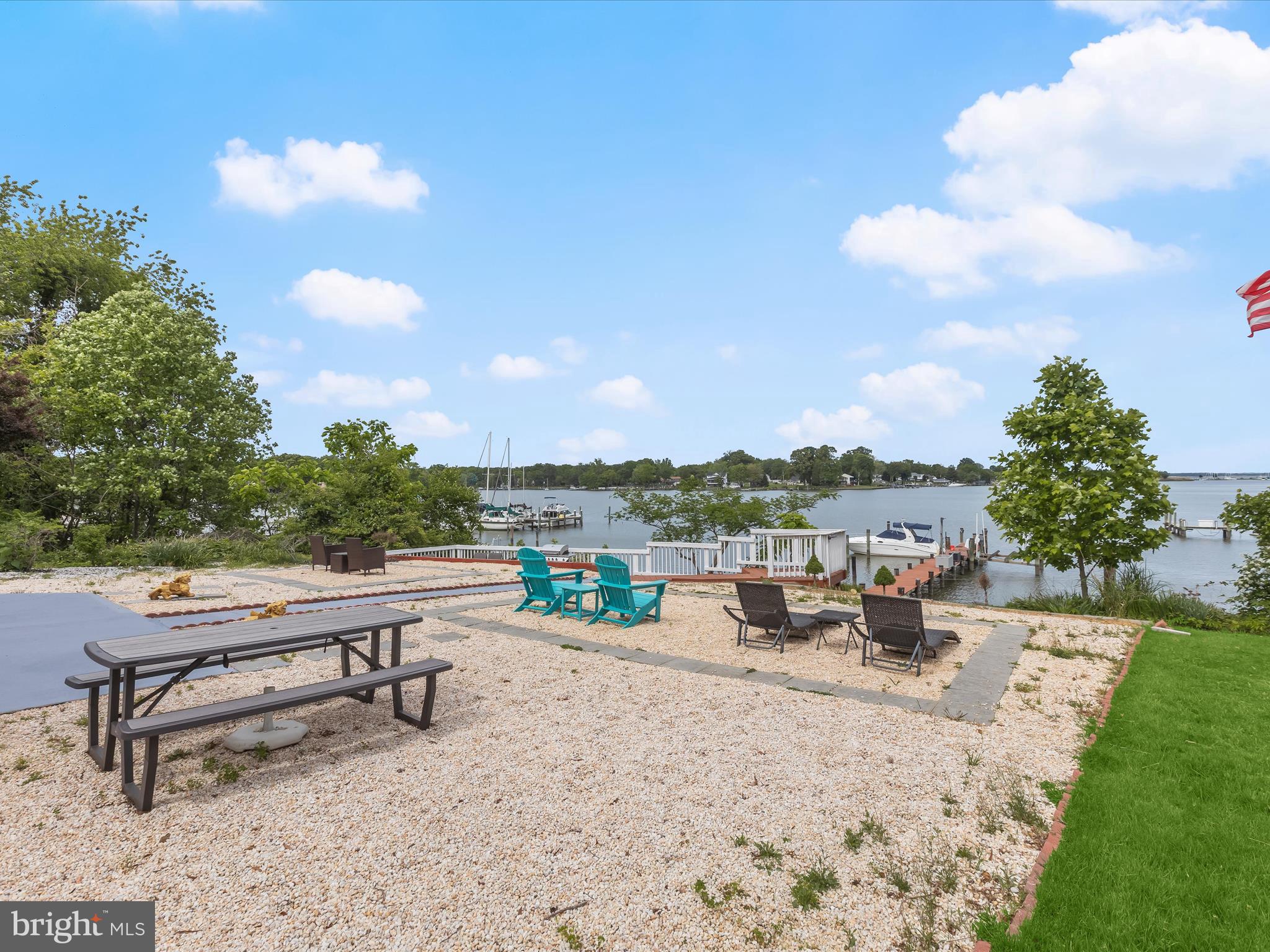 CEDAR BEACH - Residential