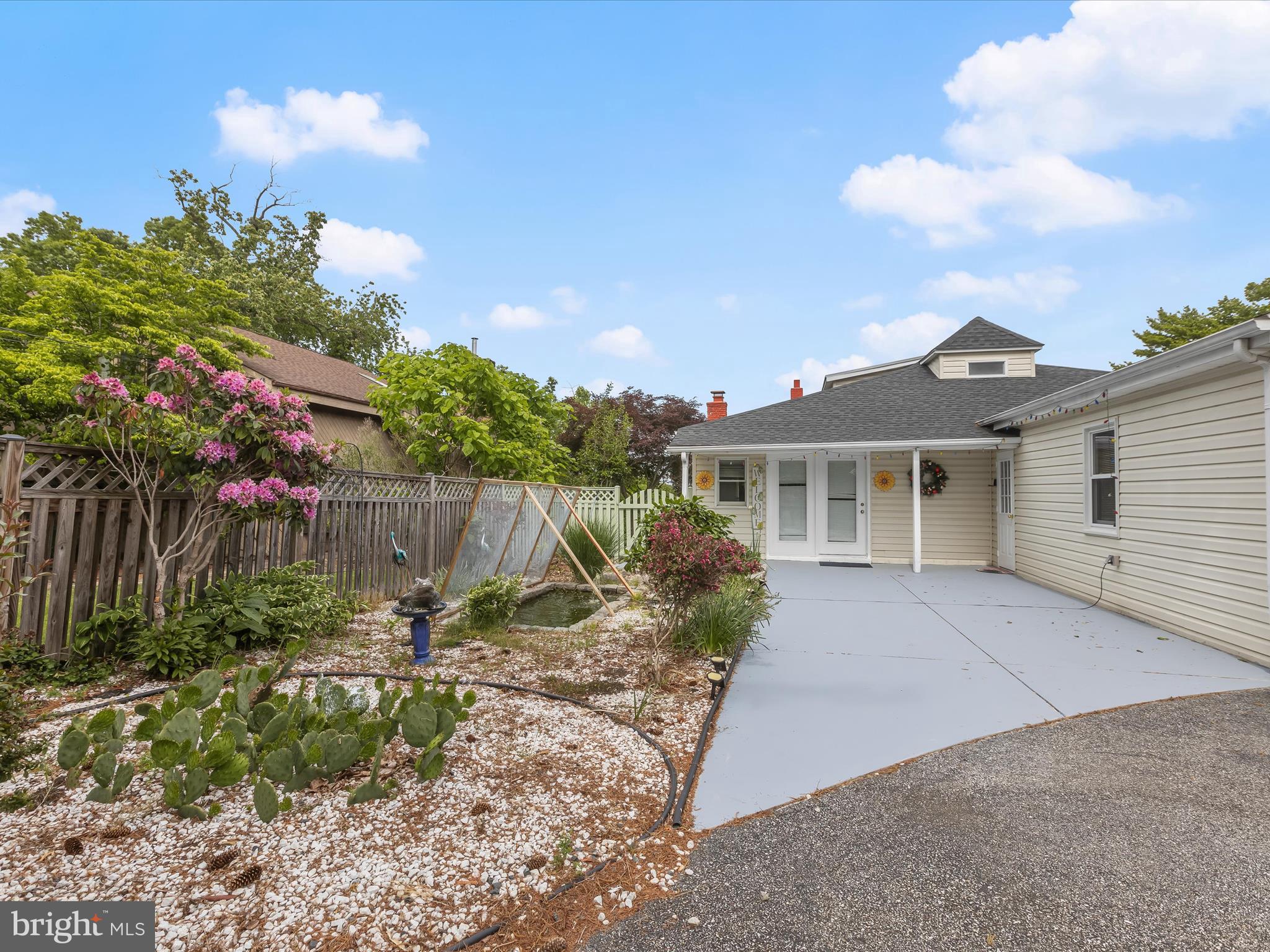CEDAR BEACH - Residential