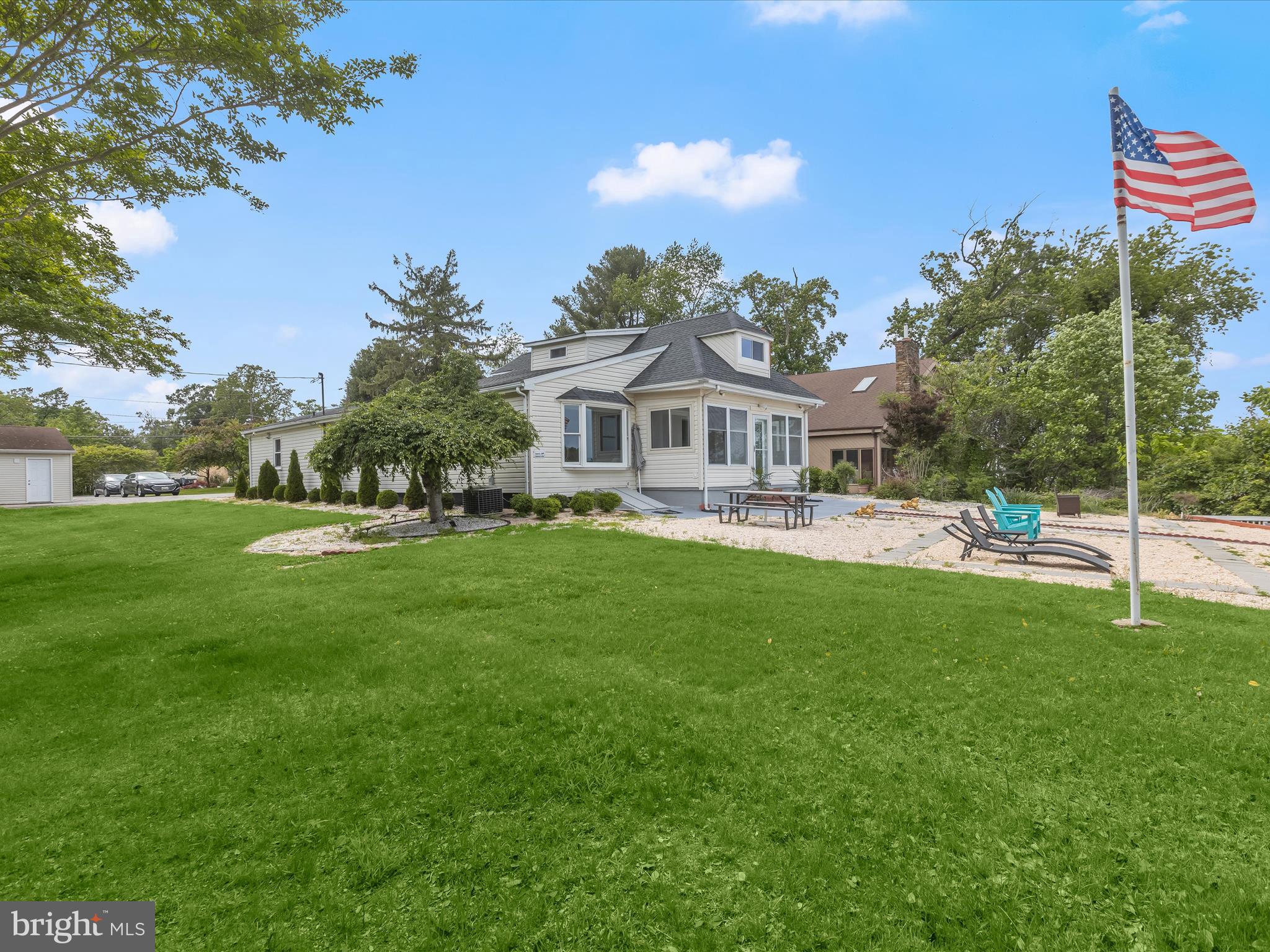 CEDAR BEACH - Residential