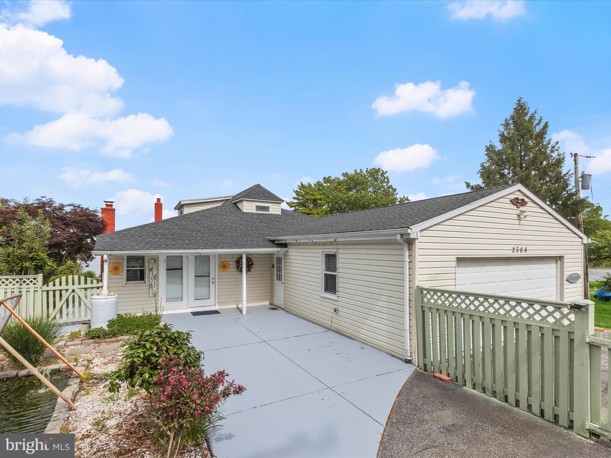 CEDAR BEACH - Residential