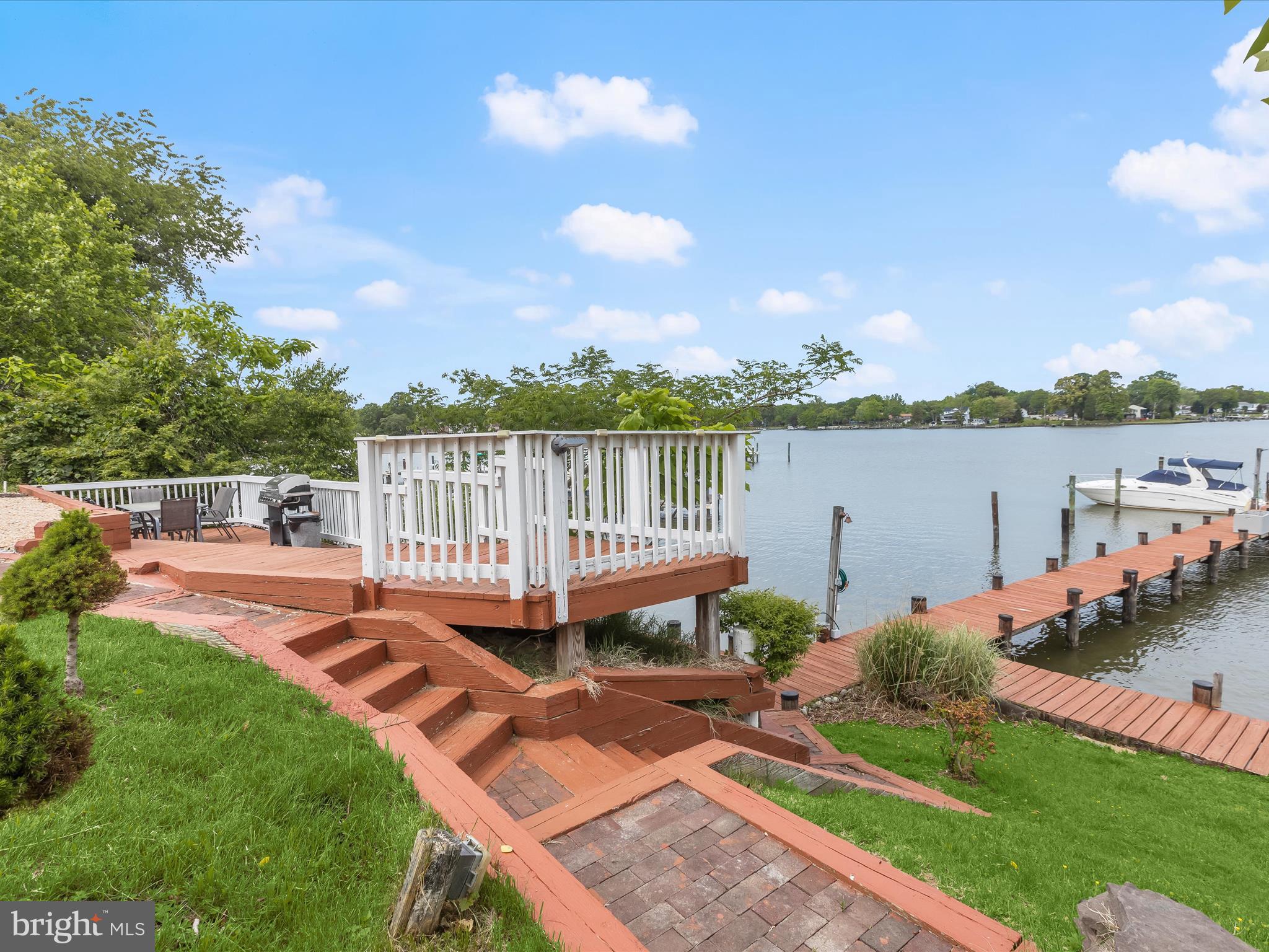CEDAR BEACH - Residential