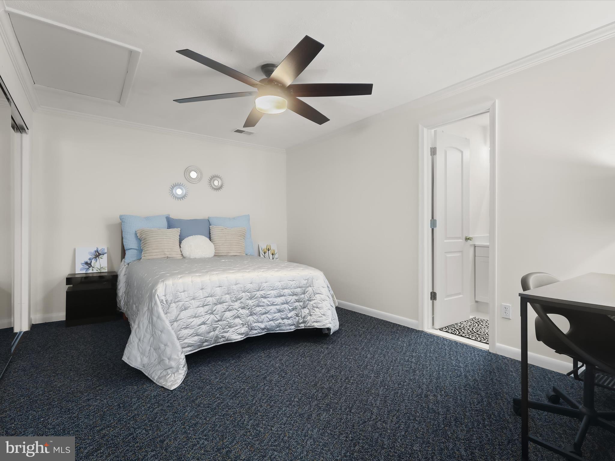 CEDAR BEACH - Residential