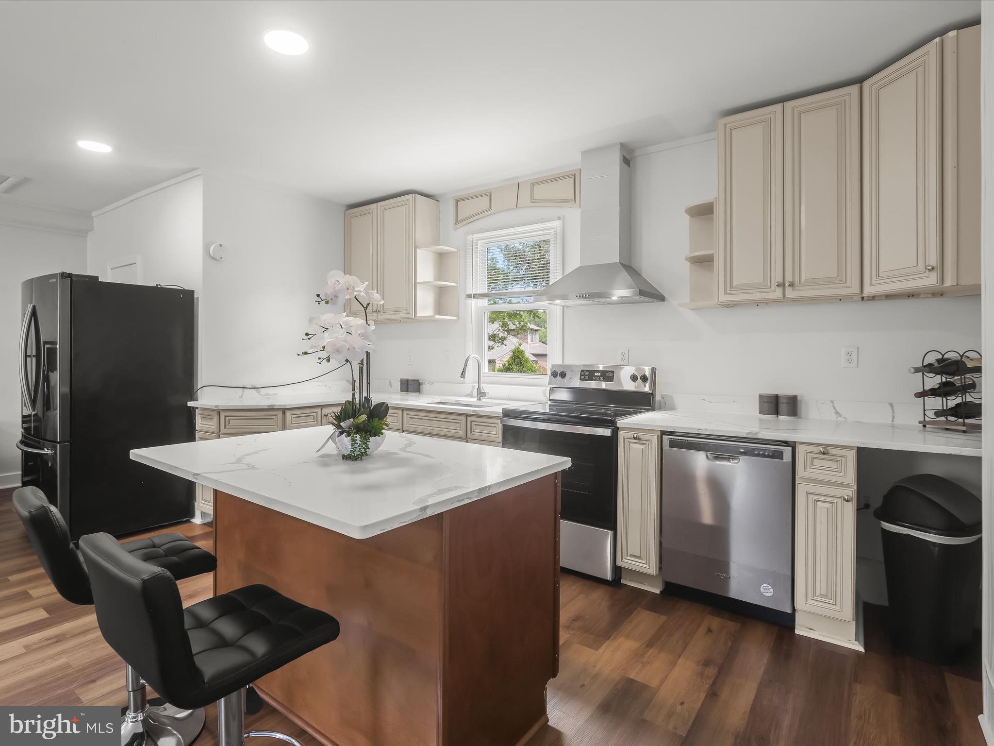 CEDAR BEACH - Residential