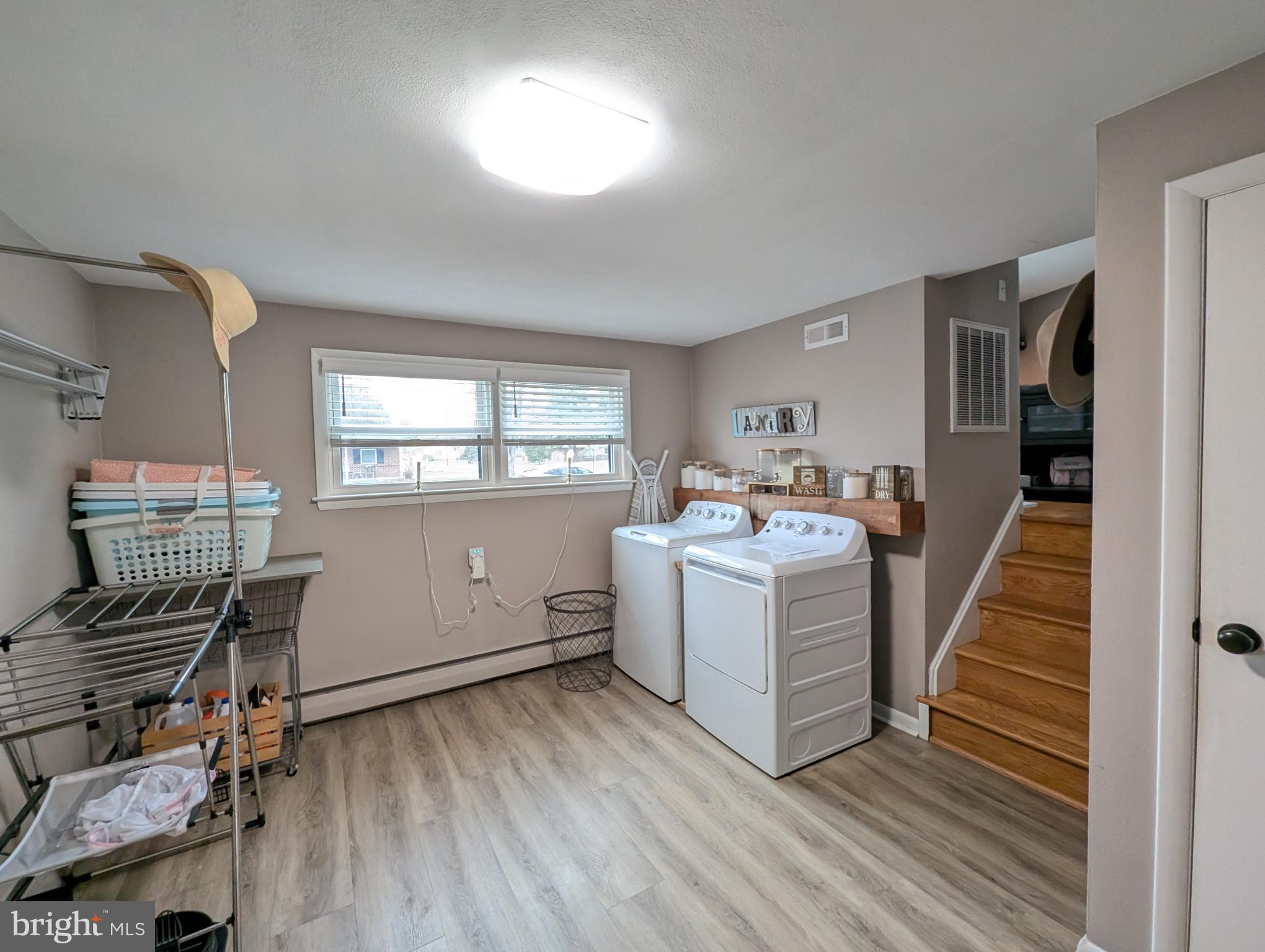 TWIN OAKS - Residential