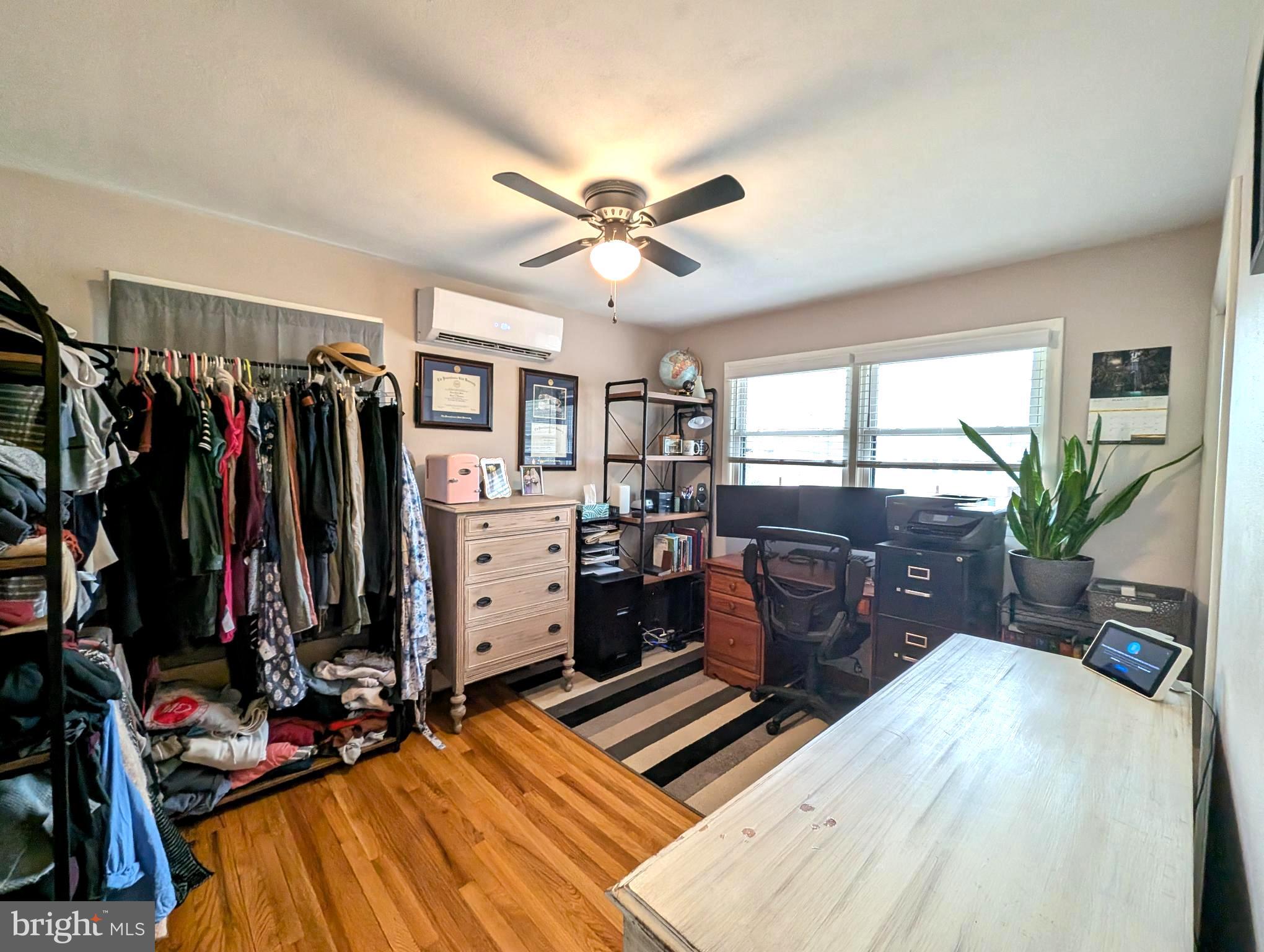 TWIN OAKS - Residential