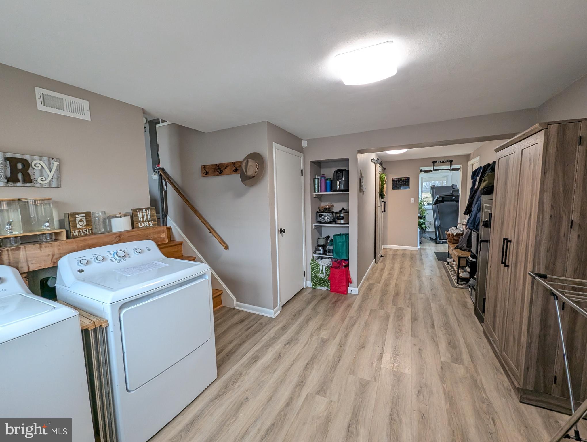 TWIN OAKS - Residential