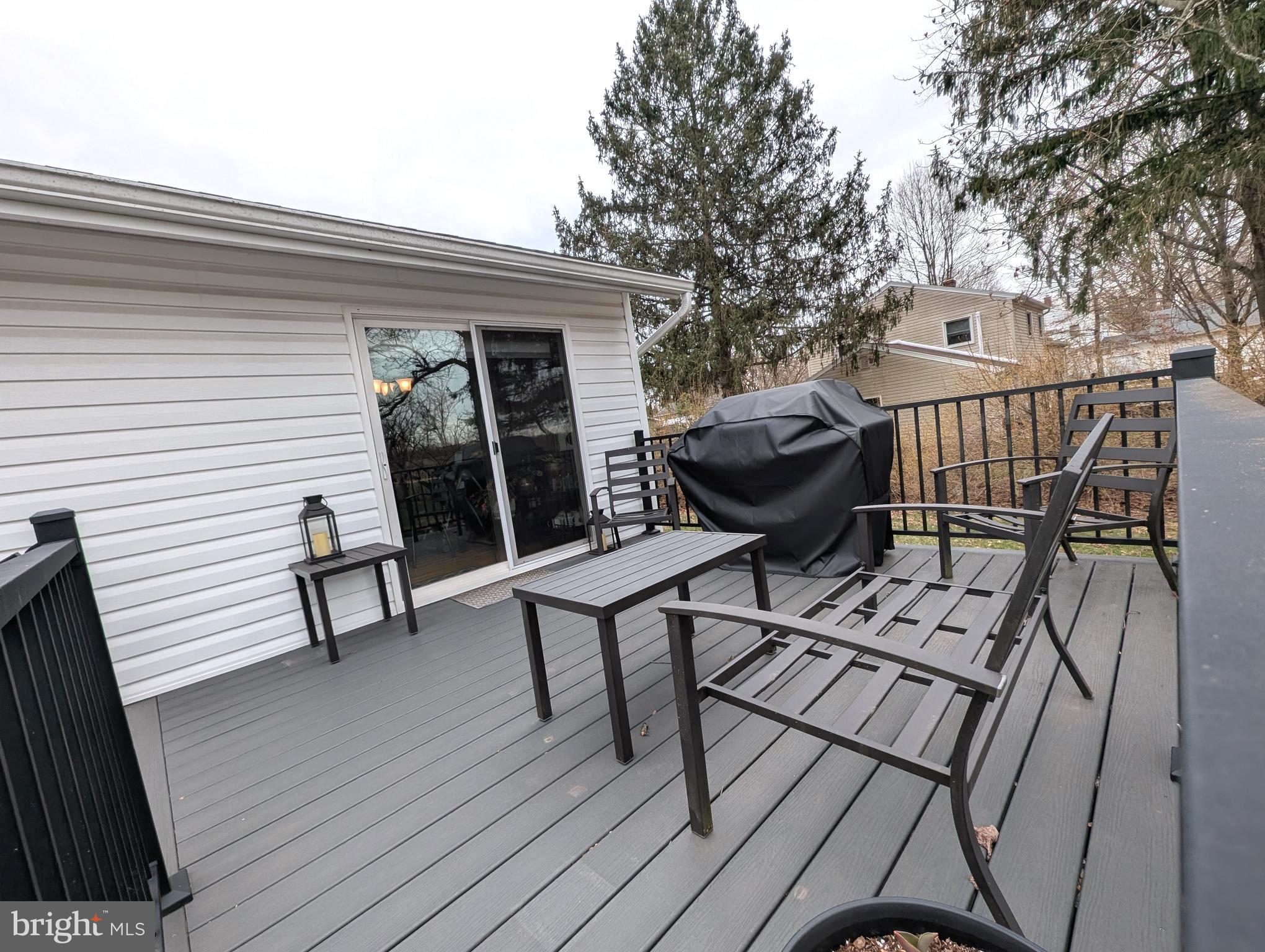 TWIN OAKS - Residential