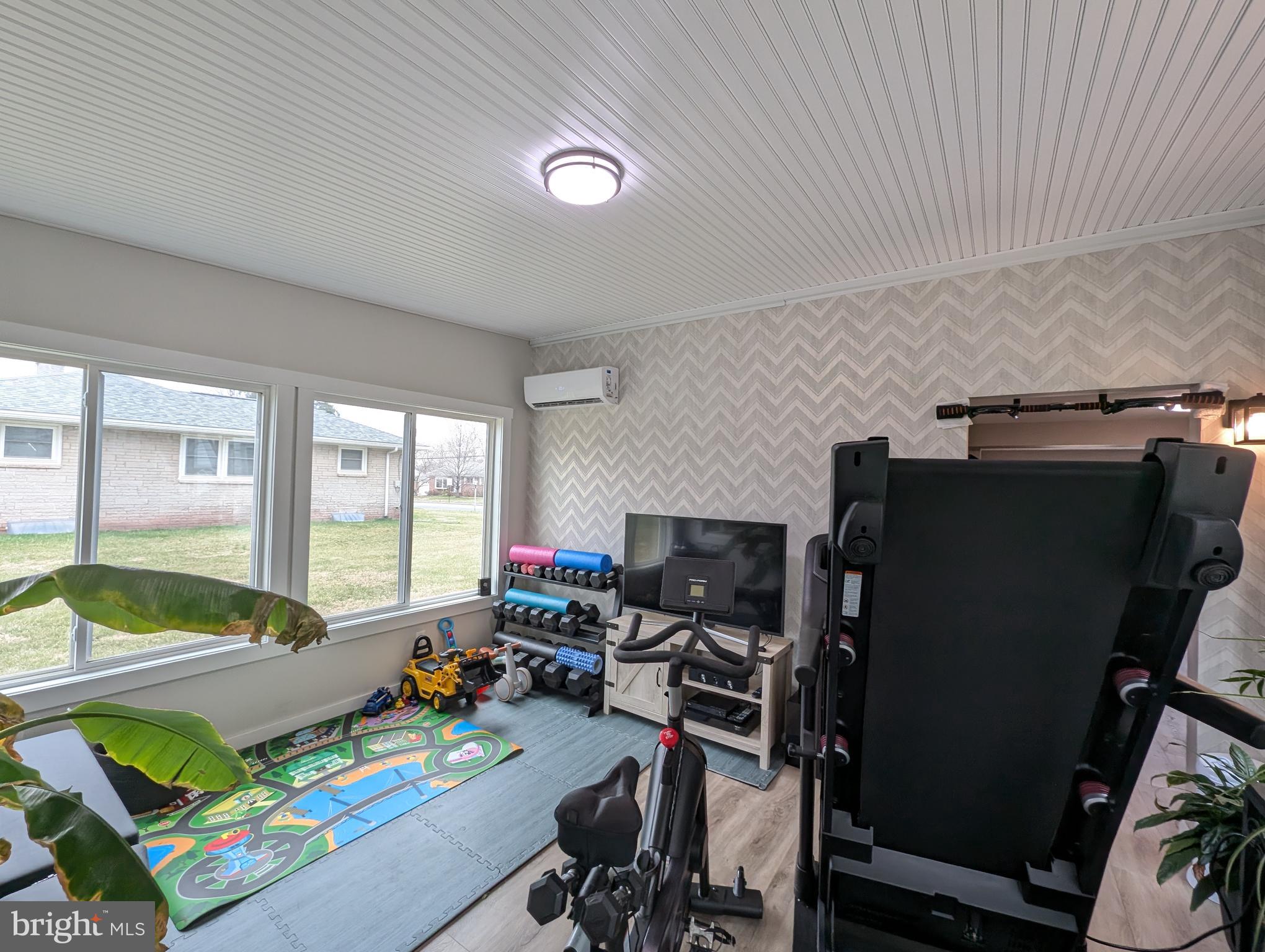 TWIN OAKS - Residential