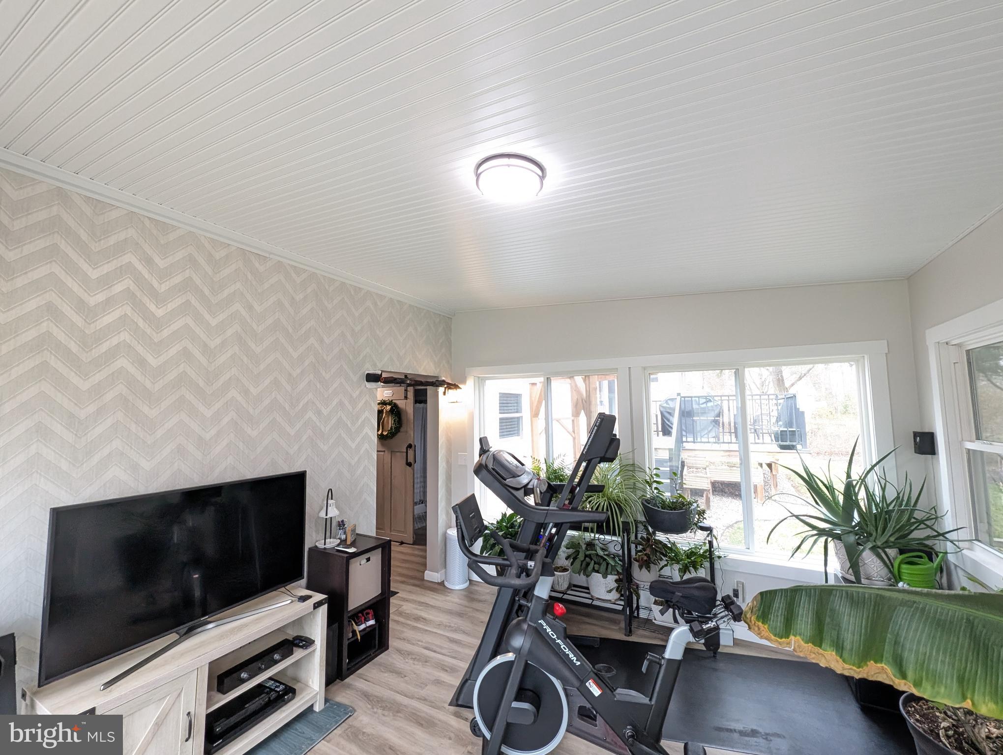 TWIN OAKS - Residential