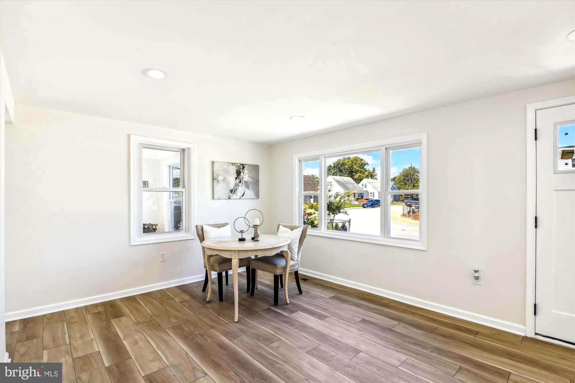 COLONIAL HOUSING - Residential