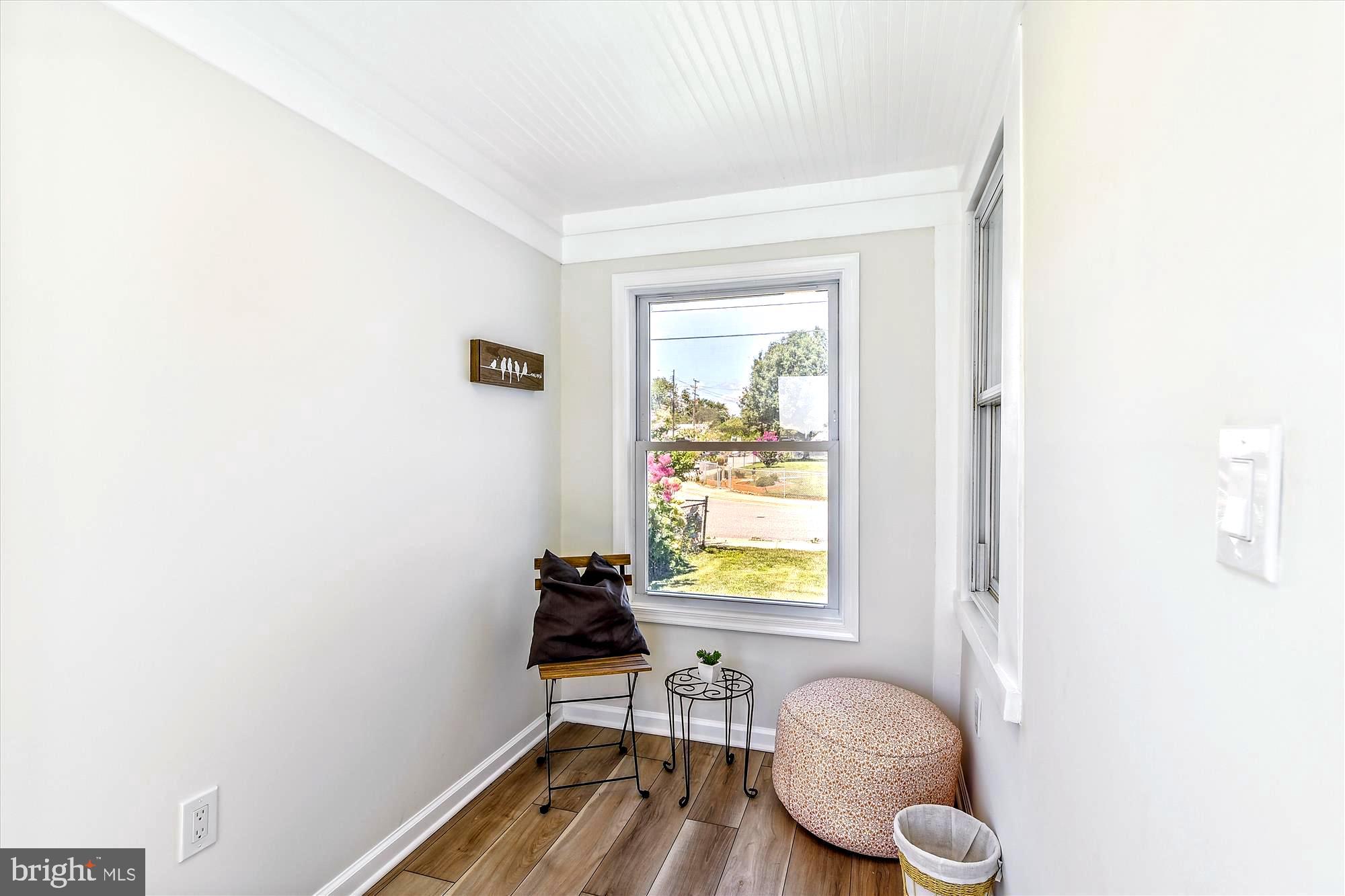 COLONIAL HOUSING - Residential