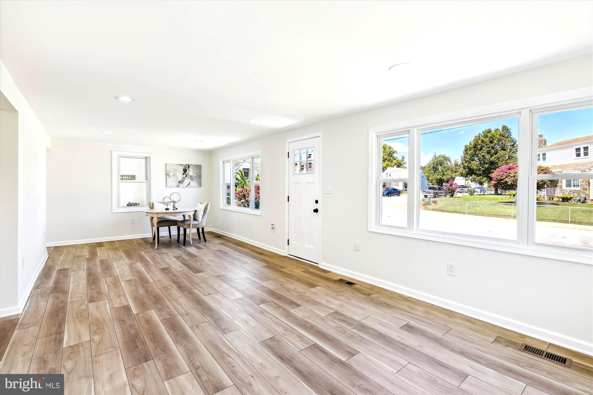 COLONIAL HOUSING - Residential