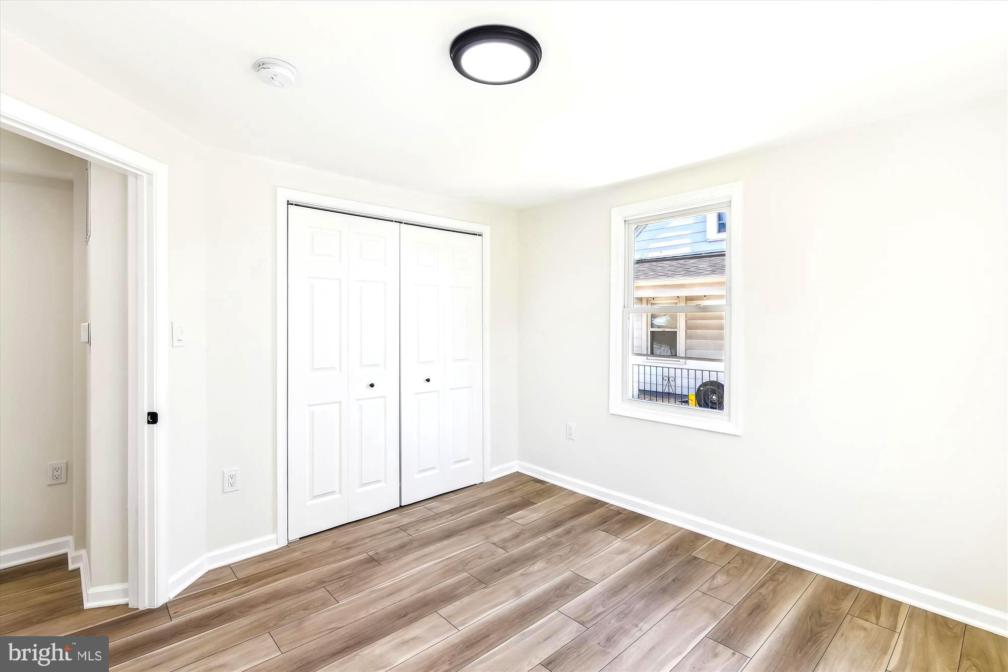 COLONIAL HOUSING - Residential