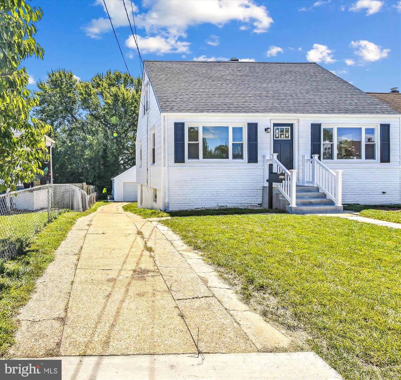 COLONIAL HOUSING - Residential