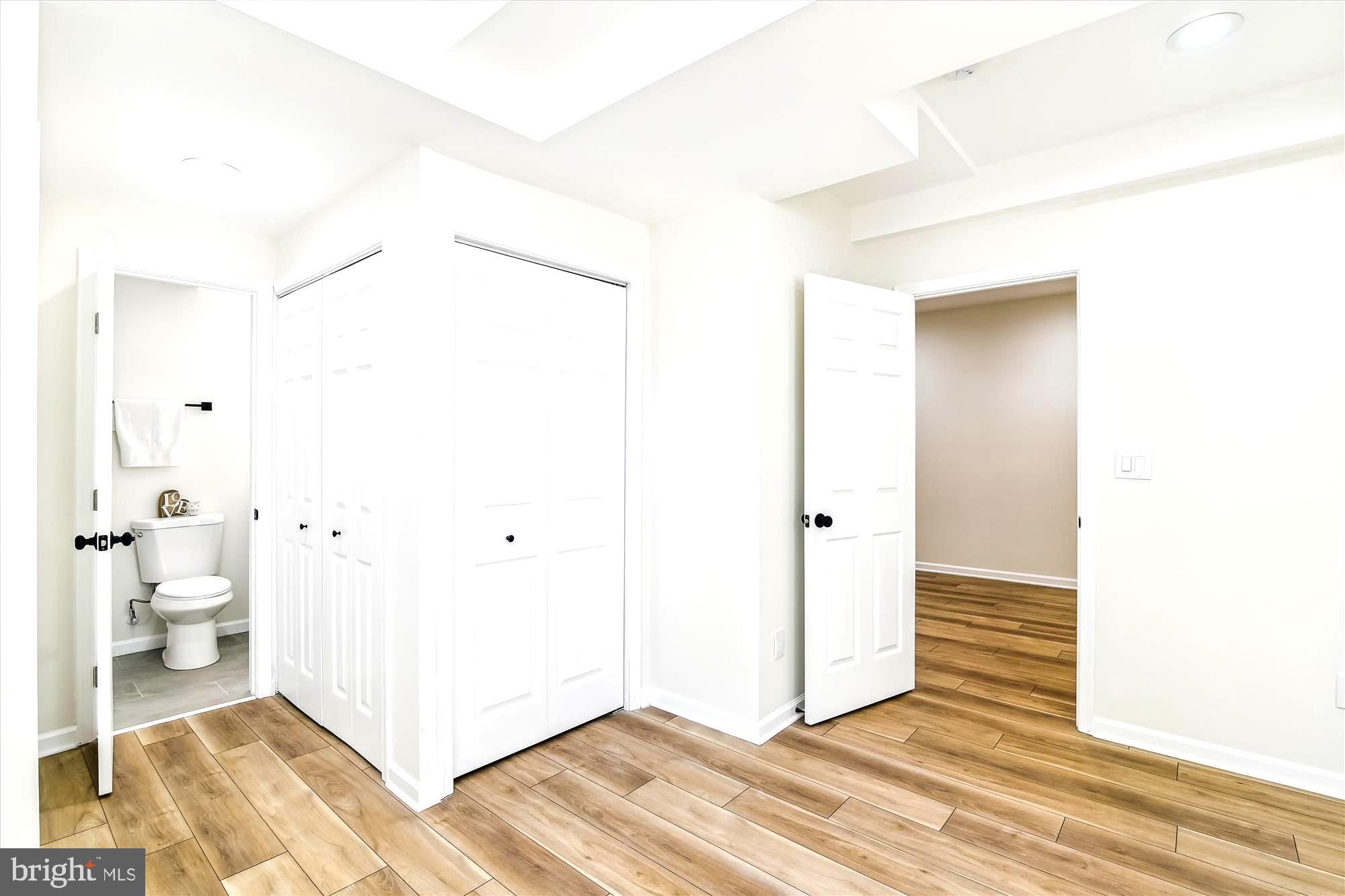 COLONIAL HOUSING - Residential