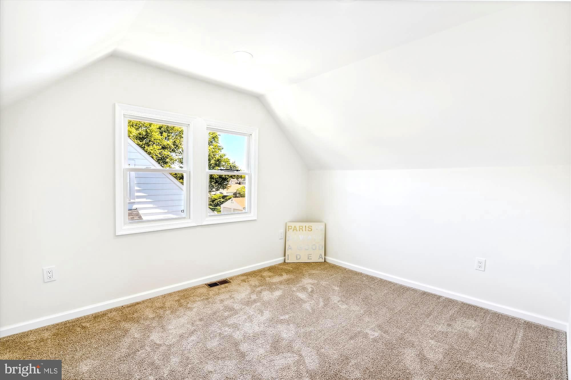 COLONIAL HOUSING - Residential