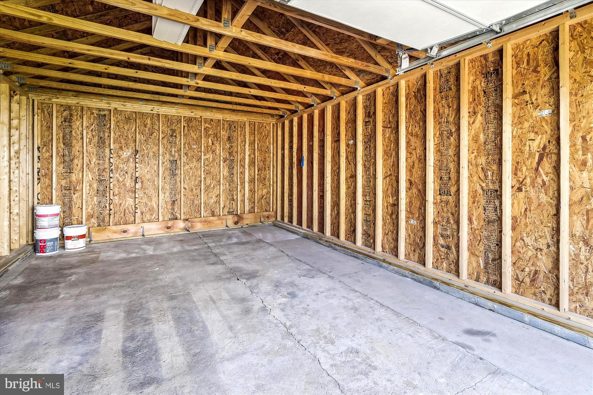 COLONIAL HOUSING - Residential