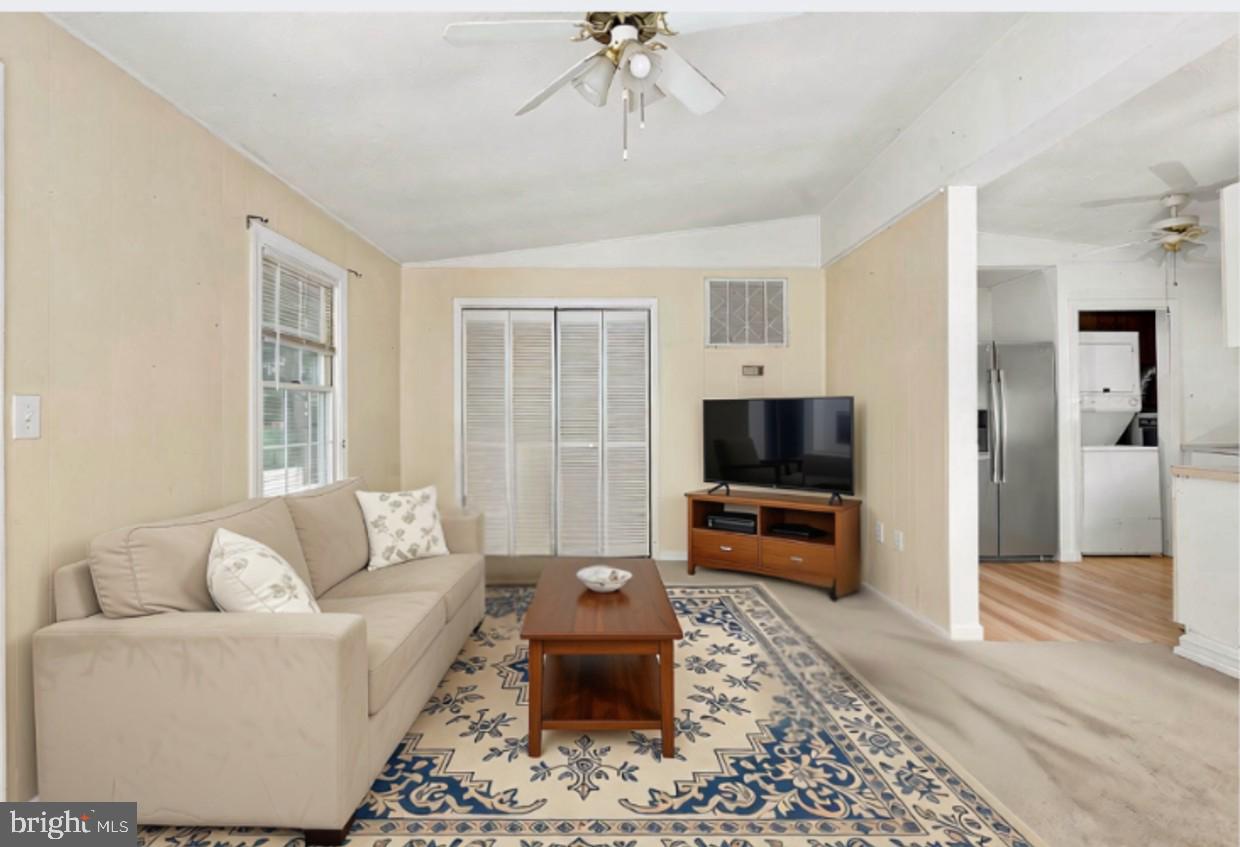 207 CREEKSIDE DRIVE