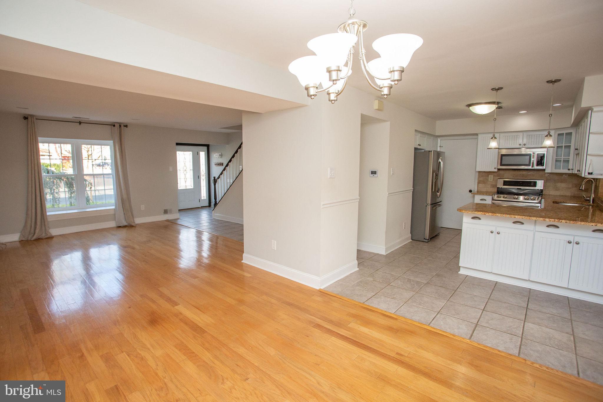 209 CARLETON LANE