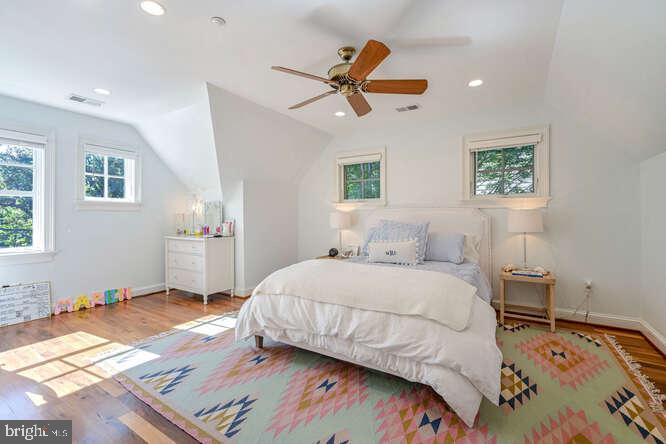 MCAULEY PARK - Residential