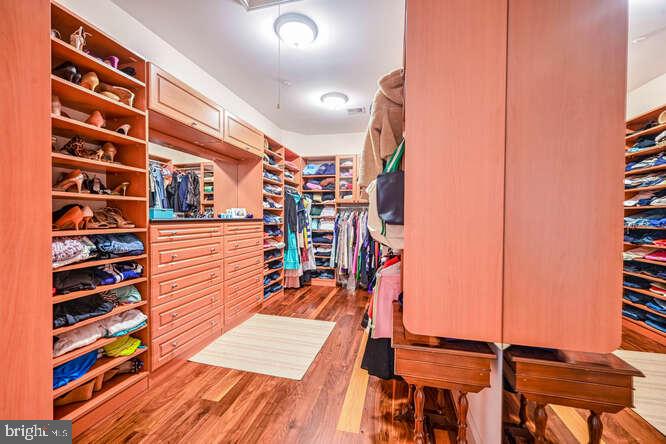 MCAULEY PARK - Residential