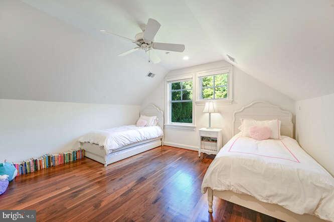 MCAULEY PARK - Residential