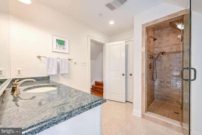 MCAULEY PARK - Residential