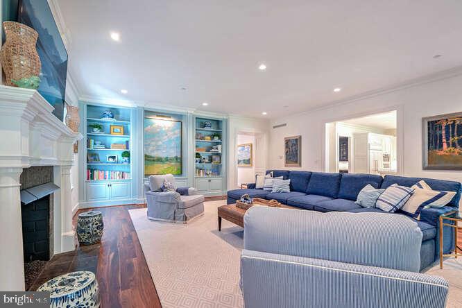 MCAULEY PARK - Residential