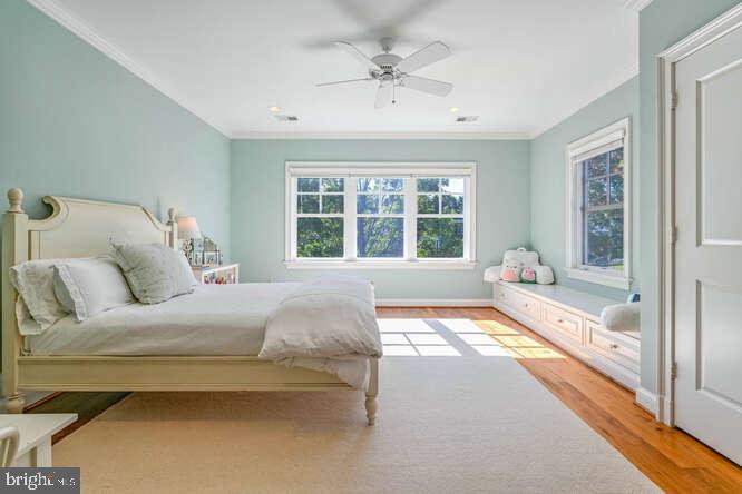 MCAULEY PARK - Residential