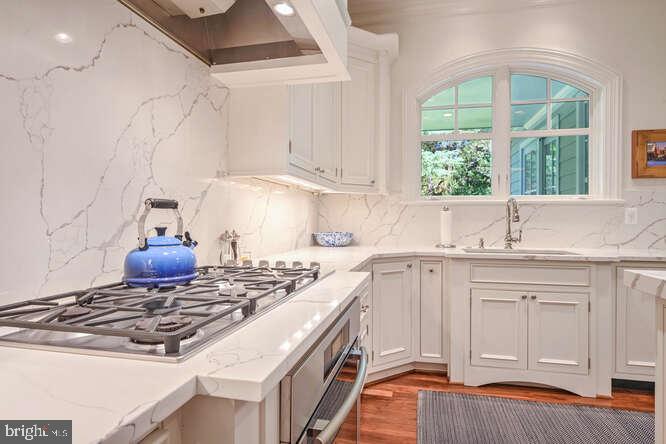 MCAULEY PARK - Residential