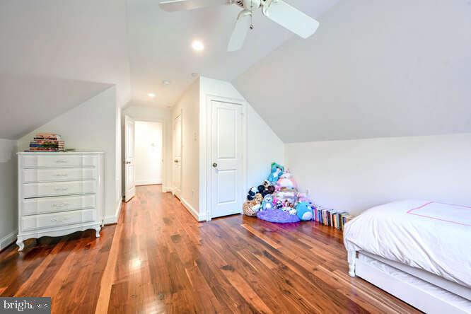 MCAULEY PARK - Residential